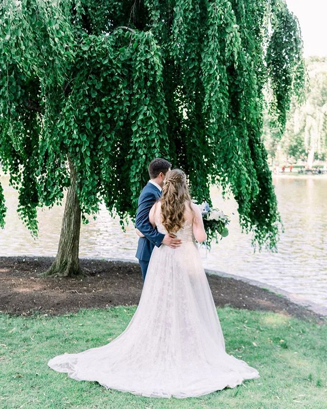 Introducing the new Mr & Mrs. Shapiro! It was a magical weekend full of so much love. City views, the prettiest french blue details, lots of happy tears and an unforgettable celebration. Congratulations, Kristine & Steve!
⠀⠀⠀⠀⠀⠀⠀⠀⠀
Venue: @longwoodvenues
Photographer: @JessicaKFeiden
Day of Coordinator: @jyldeering
Florist: @kinshipfloral
VIdeographer: @veiledinmotion
Hair: @stylesbycallie
Makeup: @makeupbysarah.lord
Bridal Gown: @flairboston
Band: @bigpartyorchestra
Stationery: @gusandrubyletterpress
Cake: @gerardos_italian_bakery
Rentals: @peakeventservices