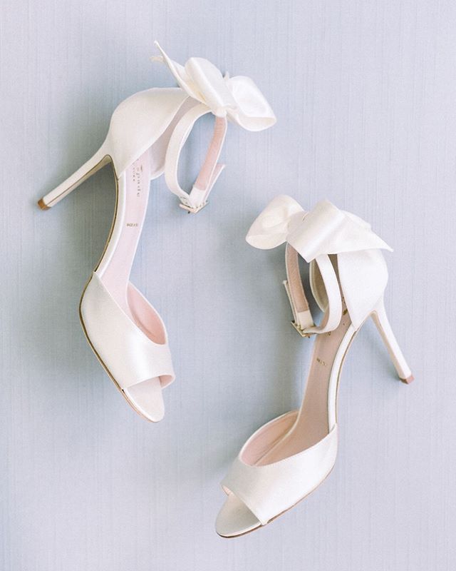 It’s wedding day here in España and I can’t wait to see what beautiful details S&S have in store for us today! Stay tuned for some behind the scenes photos.