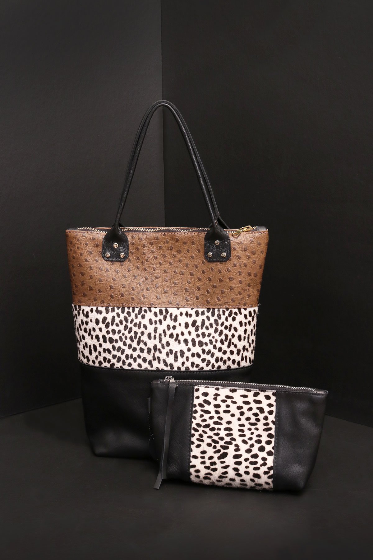 KH-FW22-Turn-Me-Around-w_-Light-me-up-Clutch-img1.jpg