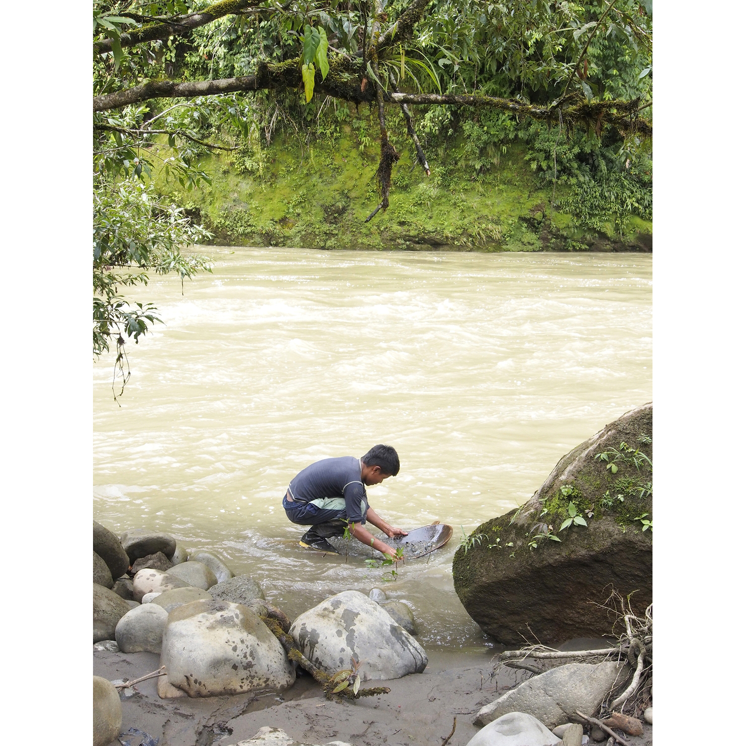 Gold mining in El Chocó