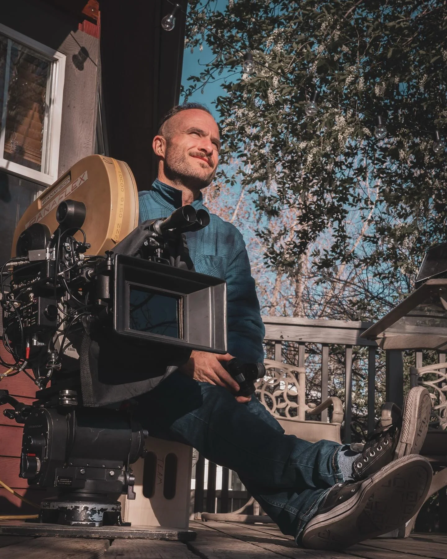 World Premier of Before You Fade Away Into Nothing tomorrow at @woche.der.kritik film festival (the other Berlin film festival!) Saturday Feb 15th at 7pm Berlin time! 
.
One of many collabs, 2nd feature, with my dawg Director Skinner Myers @skinzlift