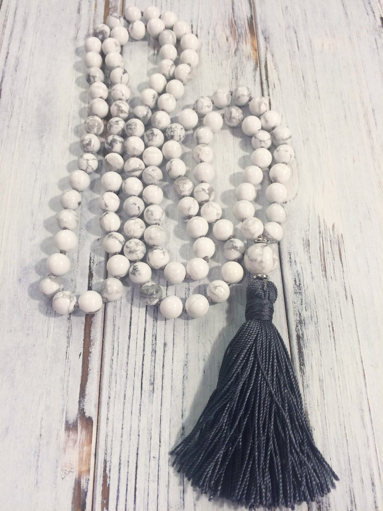 Howlite+Mala+3.jpg