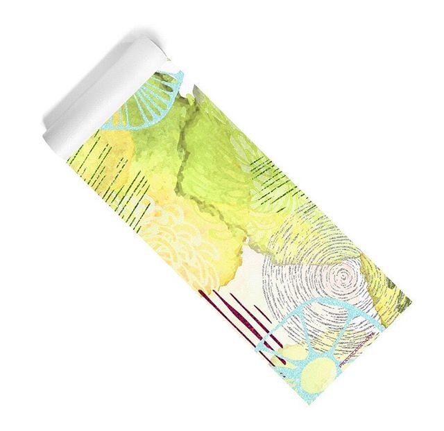 Who ready to bust out of quarantine and right into summer ☀️ Our brand new summer line is right there with you, so Take a bite out of this gorgeous citrus themed yoga mat! Featuring two lemon cross section imprints and a beautiful watercolor backgrou