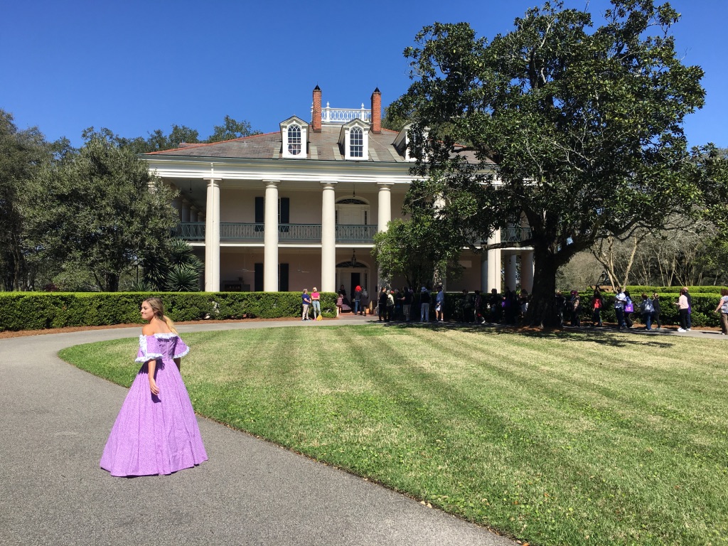 MARDI GRAS INSIDER TOURS OAK ALLEY PLANTATION.jpg