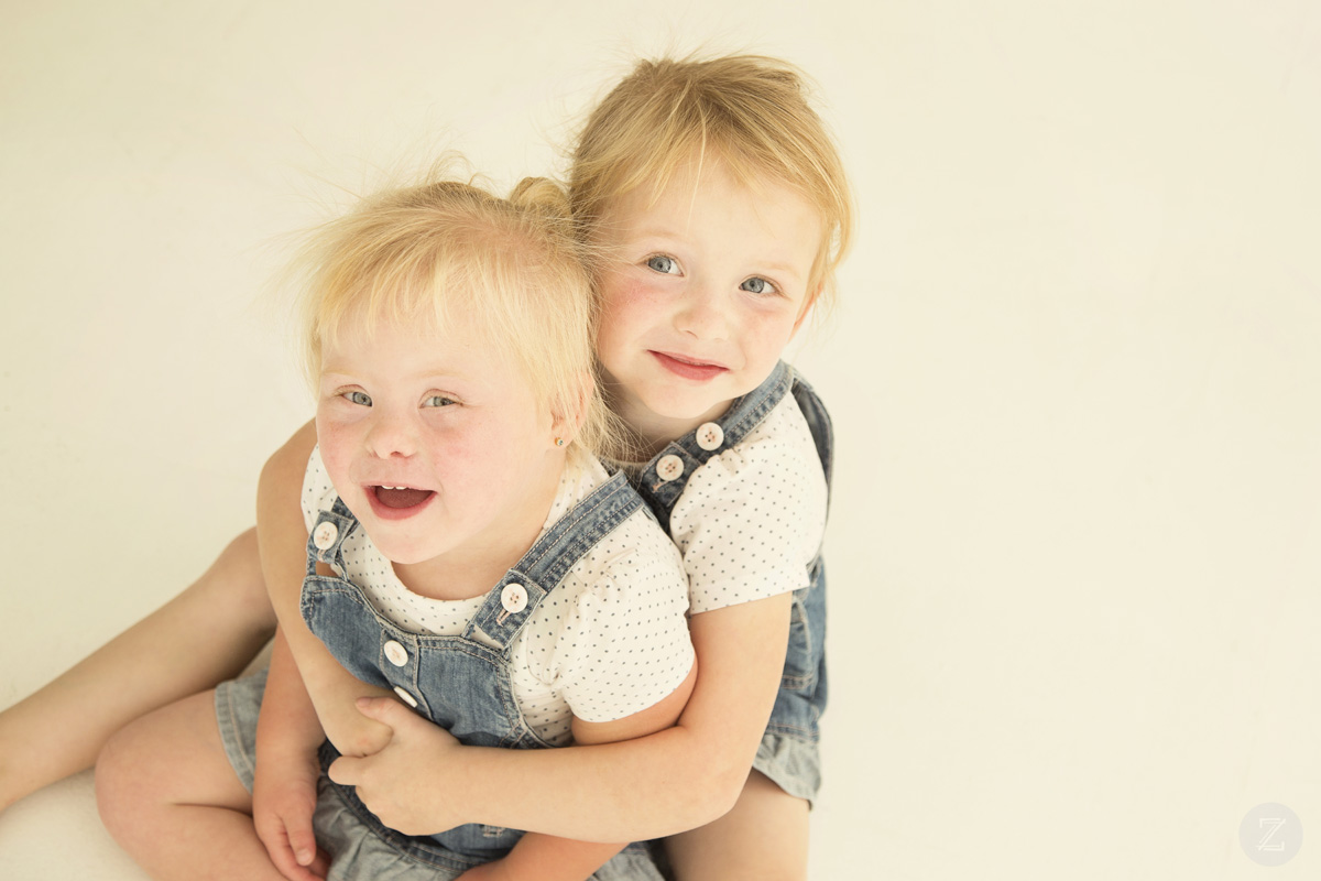 Mia & Amelia