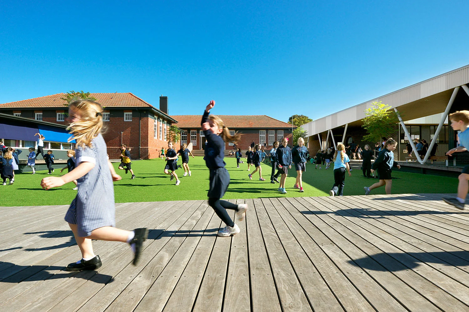 Parkdale Primary School Client:
Victorian Department of Education Project
Budget: $4.2 million Status: Completed April 2012
Kennedy
Nolan Architects were commissioned to develop a masterplan to modernise
existing inflexible learning spaces and to enhance the school’s ability to
provide pedagogical approaches that align with the needs of 21st century
learners. The master plan evolved from a
consultative process involving the School Community, School Council Members and
Kennedy Nolan Architects and was approved in April 2009.
The
recently completed works involved the creation of a new central quadrangle
framed by new learning neighbourhoods and the original refurbished brick 1920s
school house. The central quadrangle provides a new school heart, strongly
connected to the surrounding flexible teaching spaces that can also host local
community groups. A new architecturally significant and exciting Art /
Discovery Room was created at the front of the school that complements the
existing 1920s brick school building and enhances the Nepean Highway frontage, increasing the public profile of Parkdale
Primary School and easily accommodating after-hours uses. Photography by Emma Cross Plan 