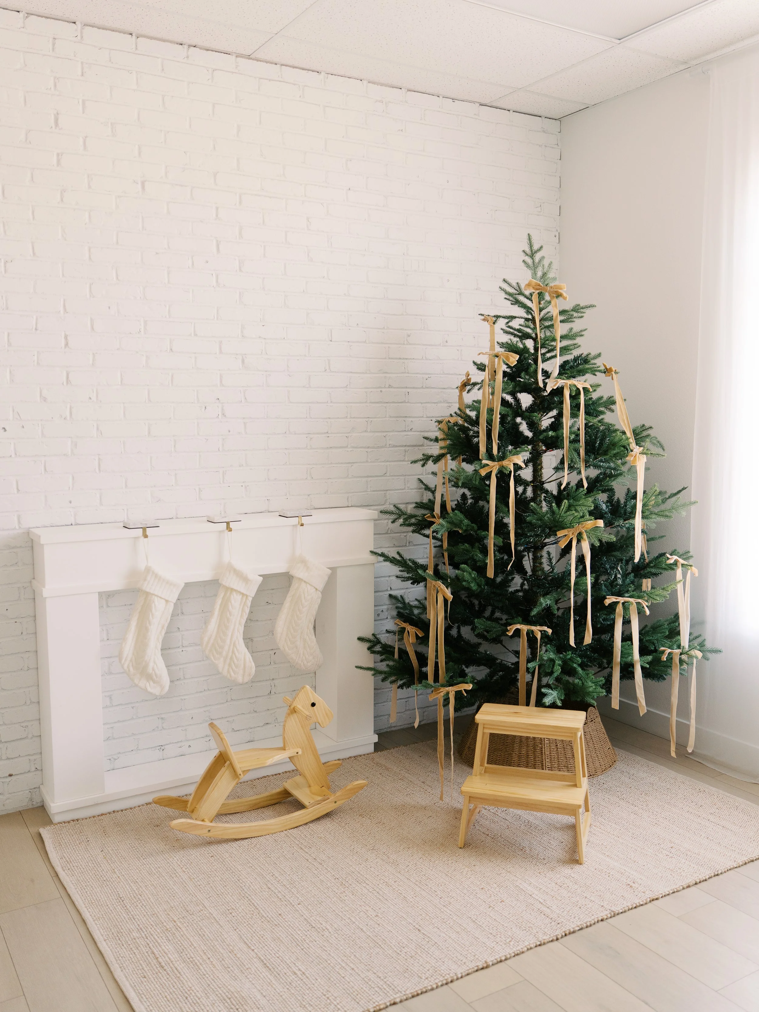 Christmas Mini Sessions December 7, 2025