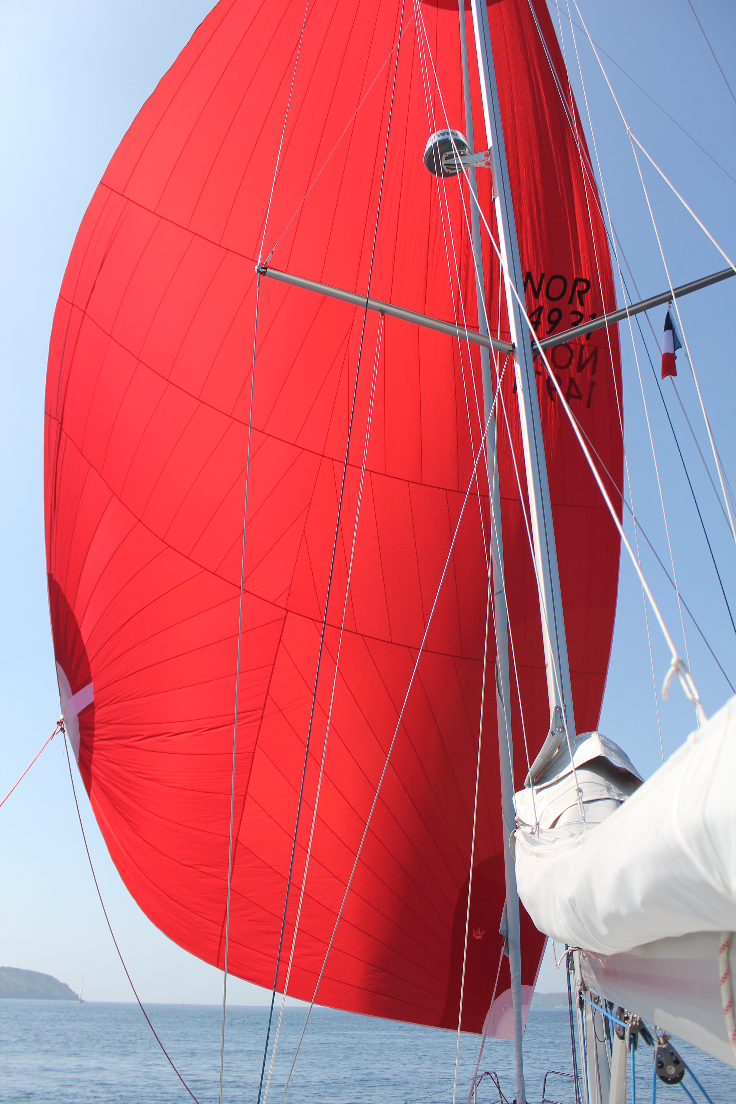 Ny gennaker oppe og flyr!