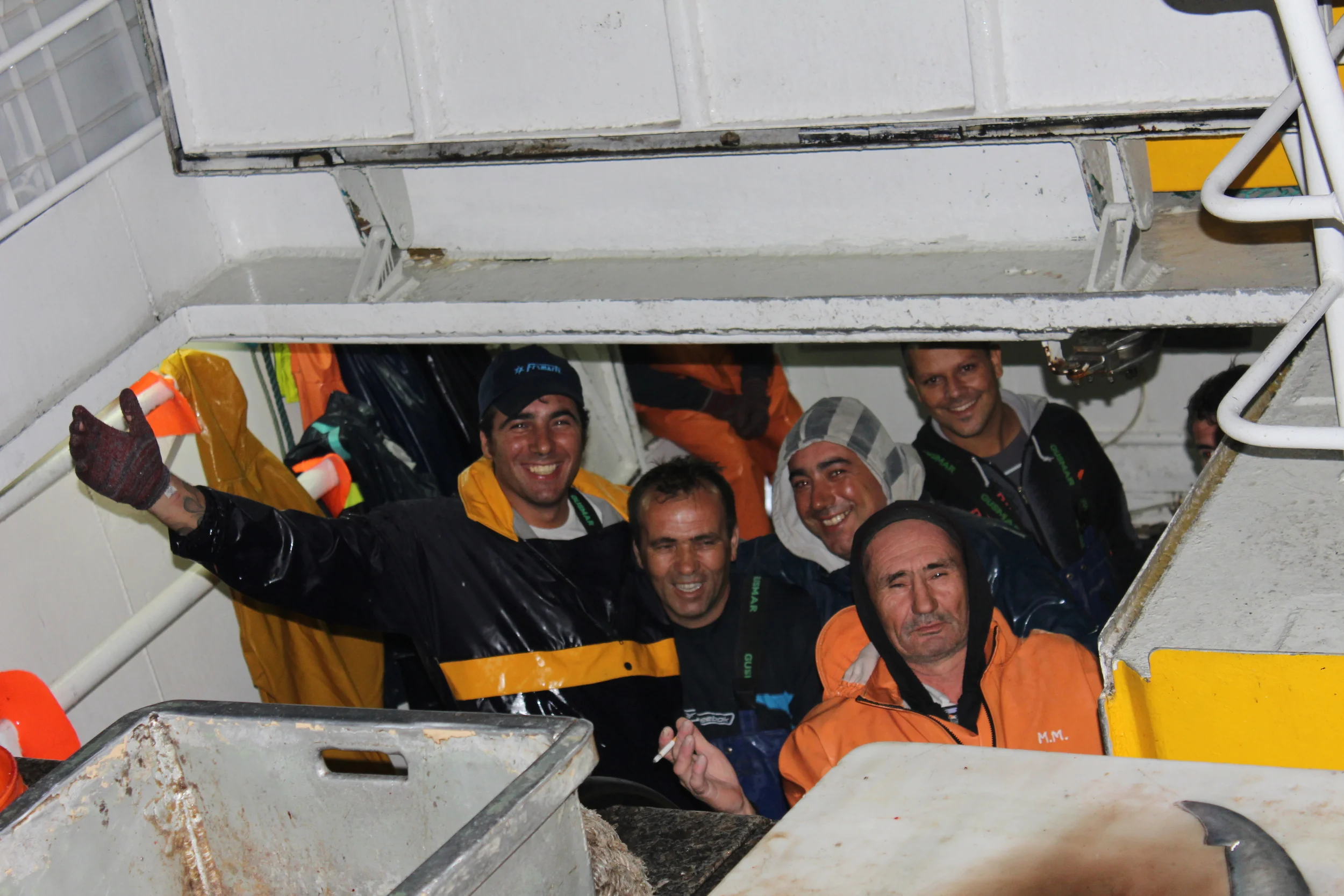 Fornøyde fiskere - sverdfisk på over 220 kg redder lønnen!