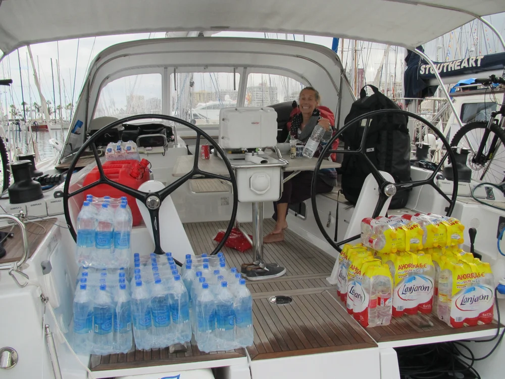 300 liter vann på flaske er kjekt å ha