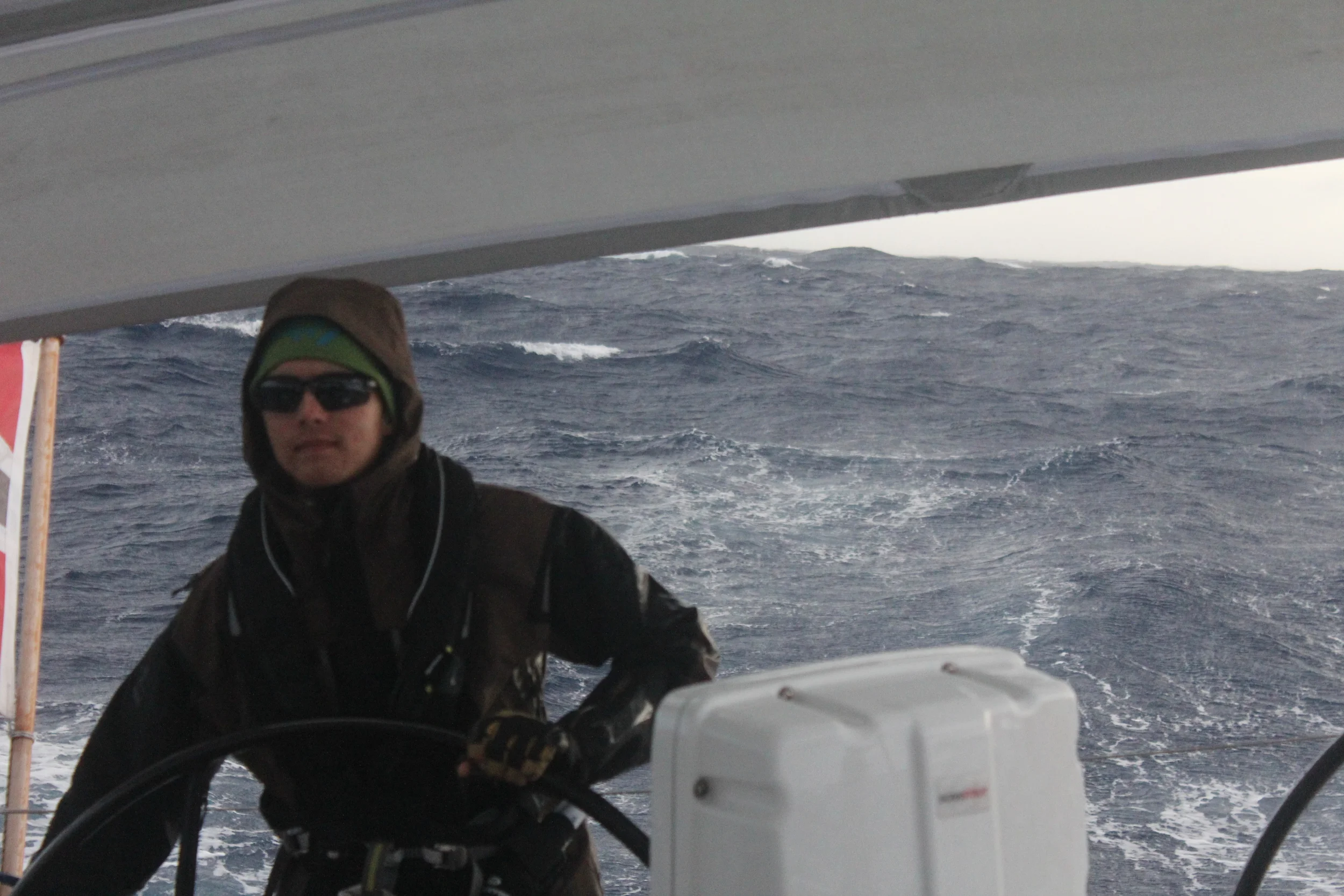 Runar til rors i noen heftige bølger