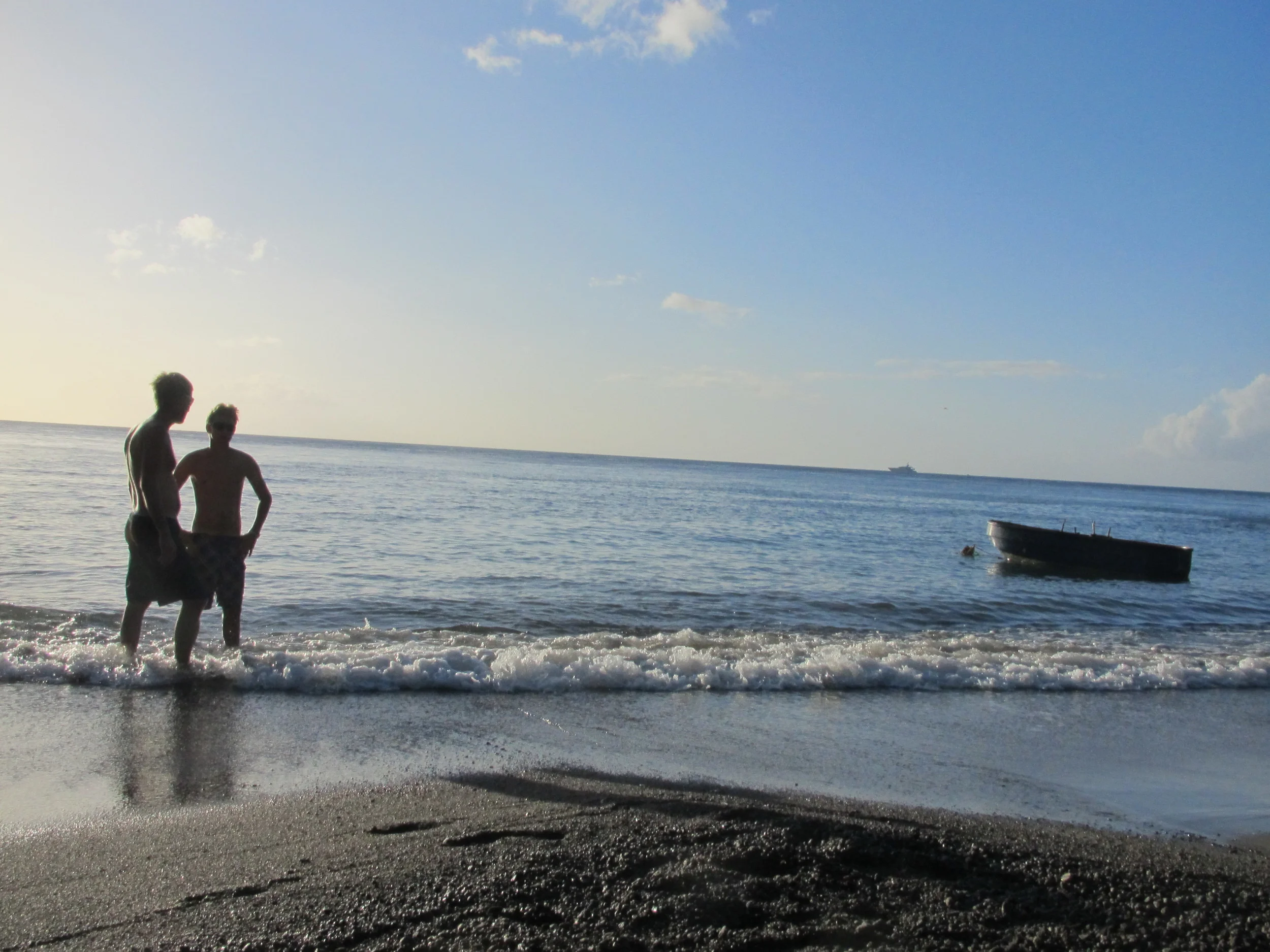 Brødrene Lein kjøler ned beina etter turen