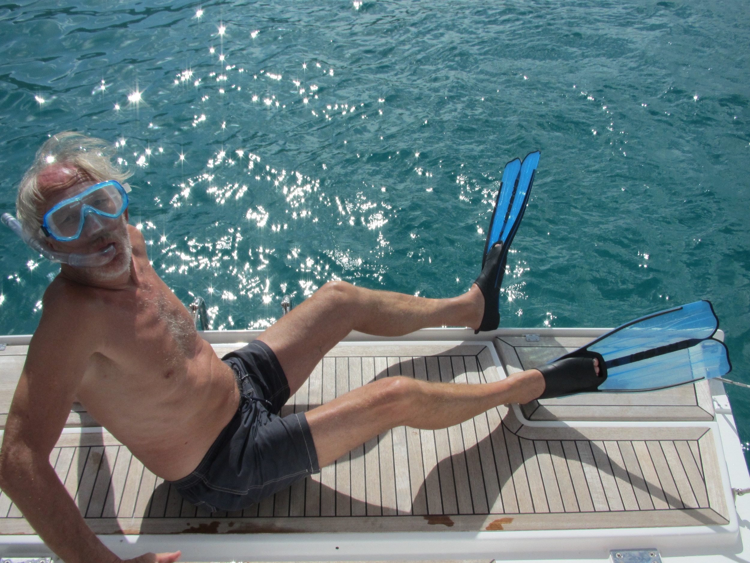 Pappa tester snorkelutstyret