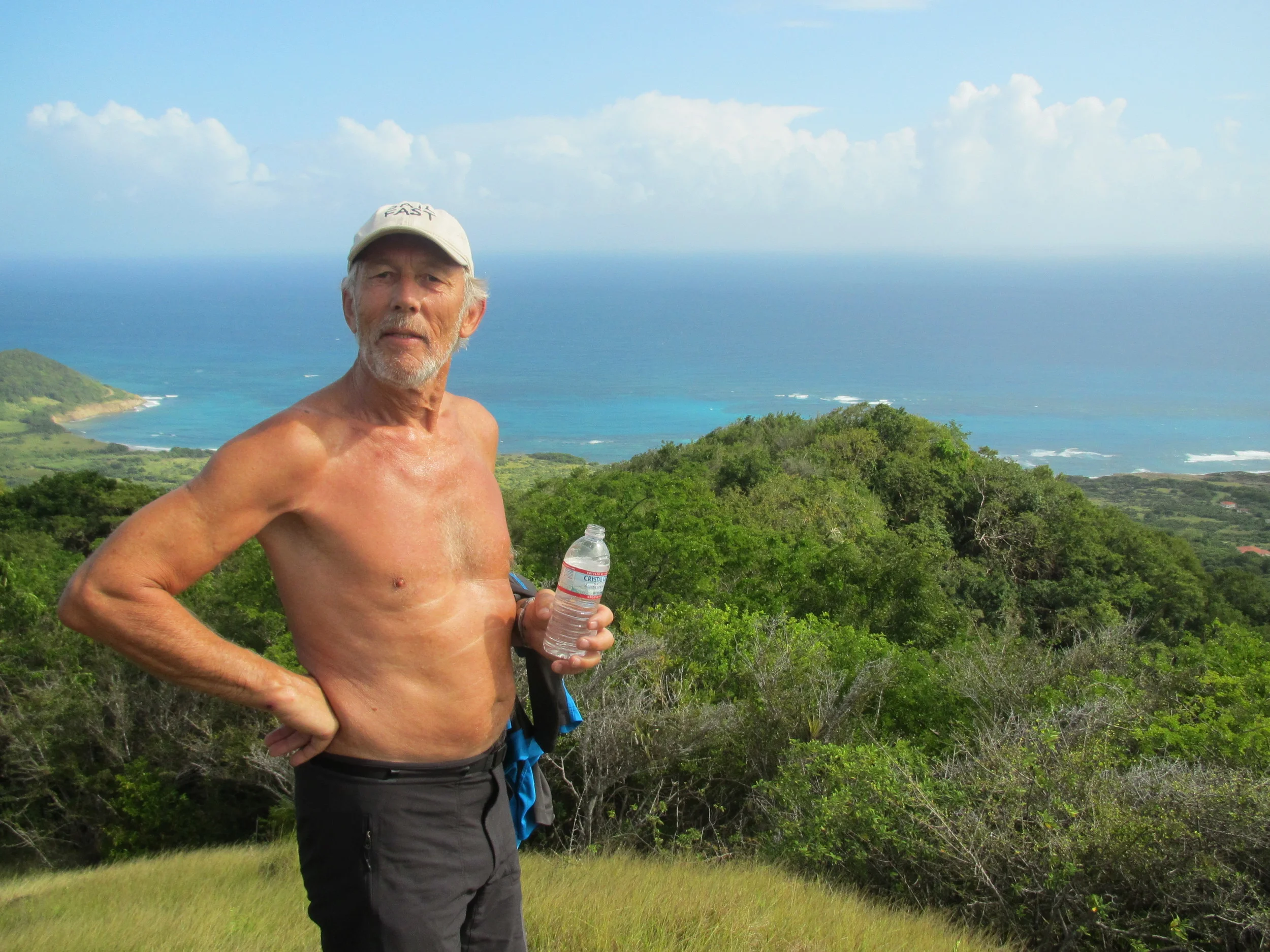 Paps på toppen av Chapeau Carre på Carriacou