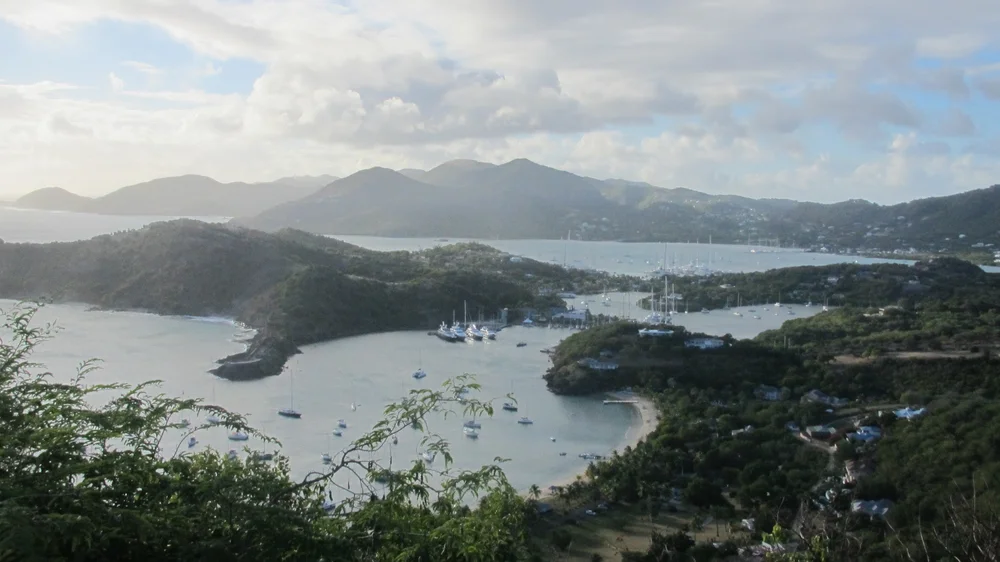 Nelsons dockyard marina sett fra oven