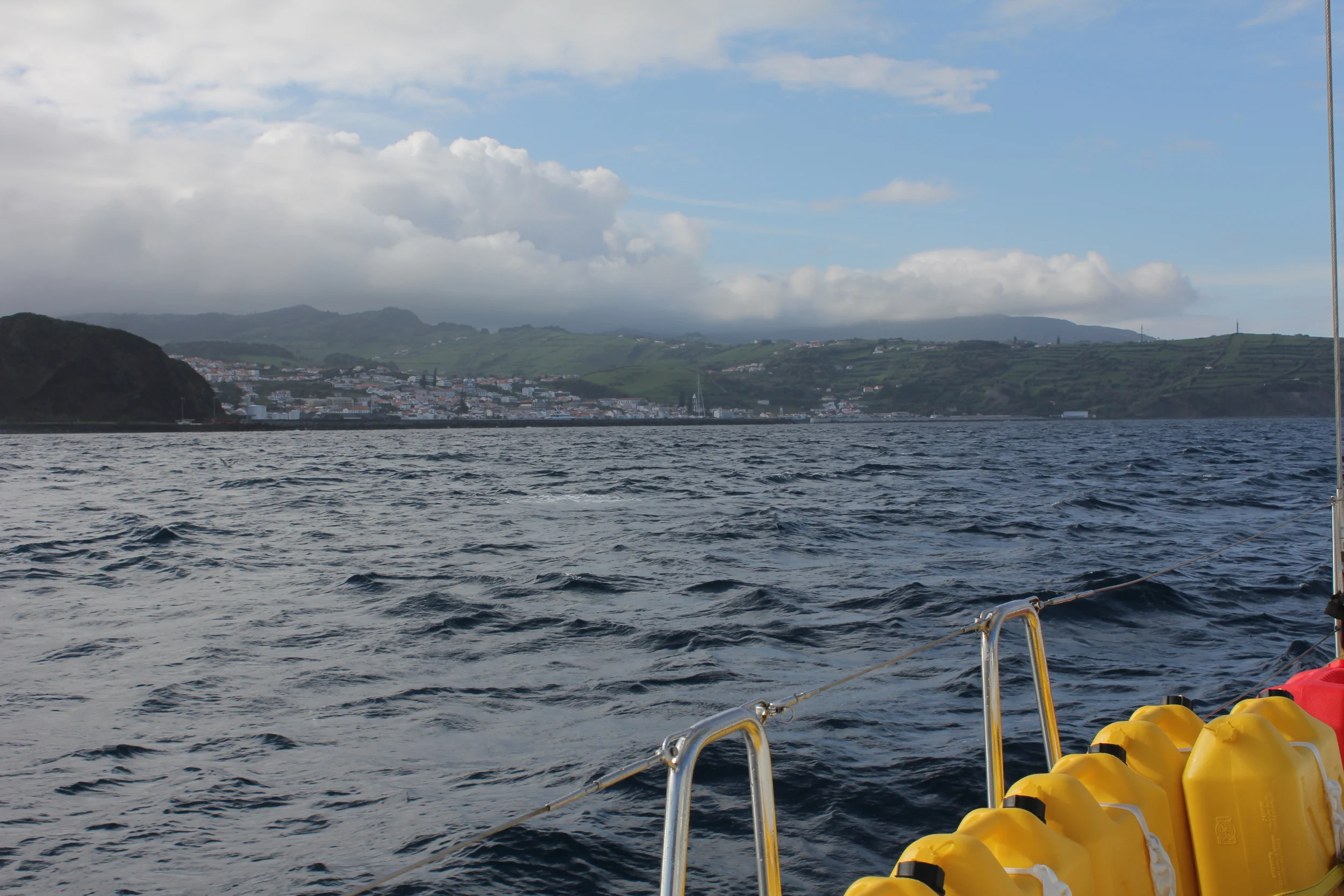 På vei inn til hyggelige Horta