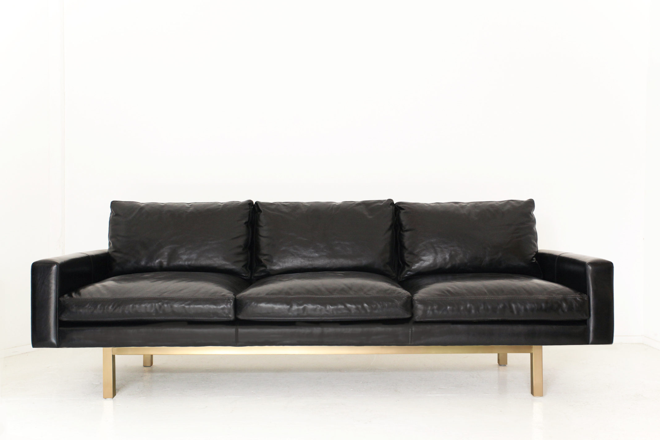 St Sofa black brass.jpg