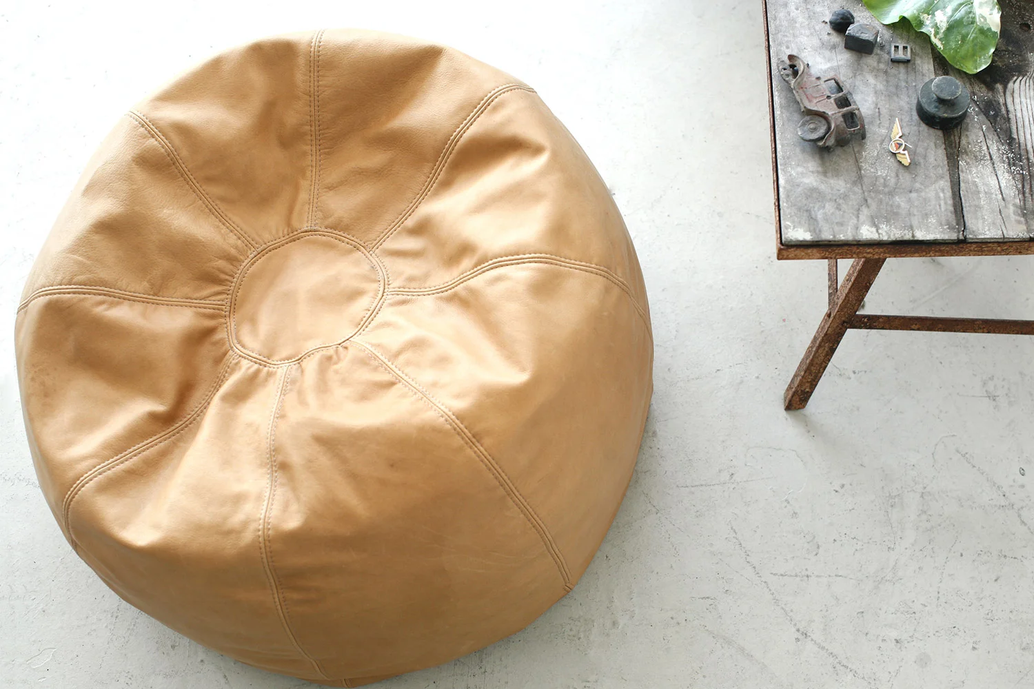 michael-felix-pouf-2.jpg