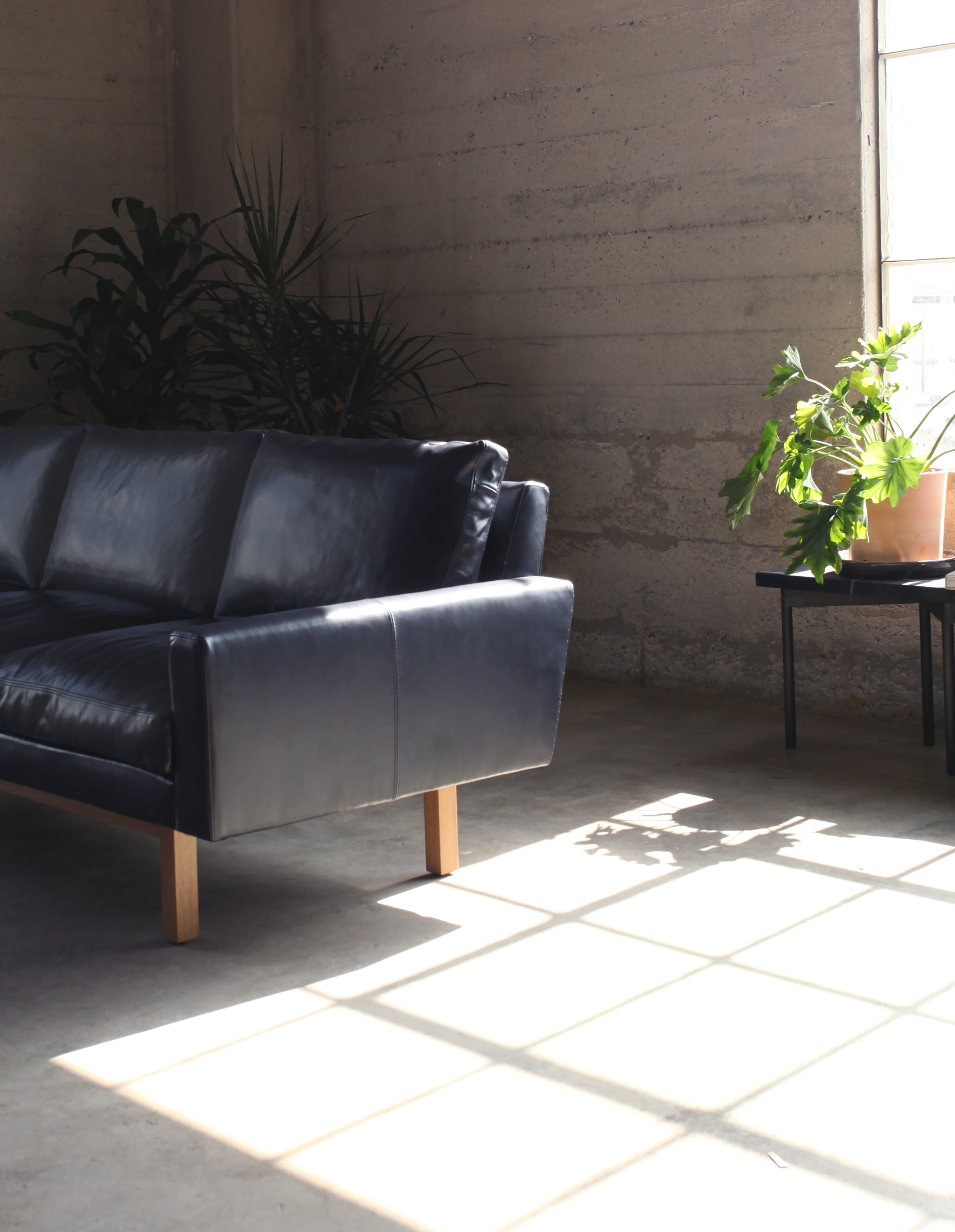 Standard+Sofa+Side+Navy.jpg