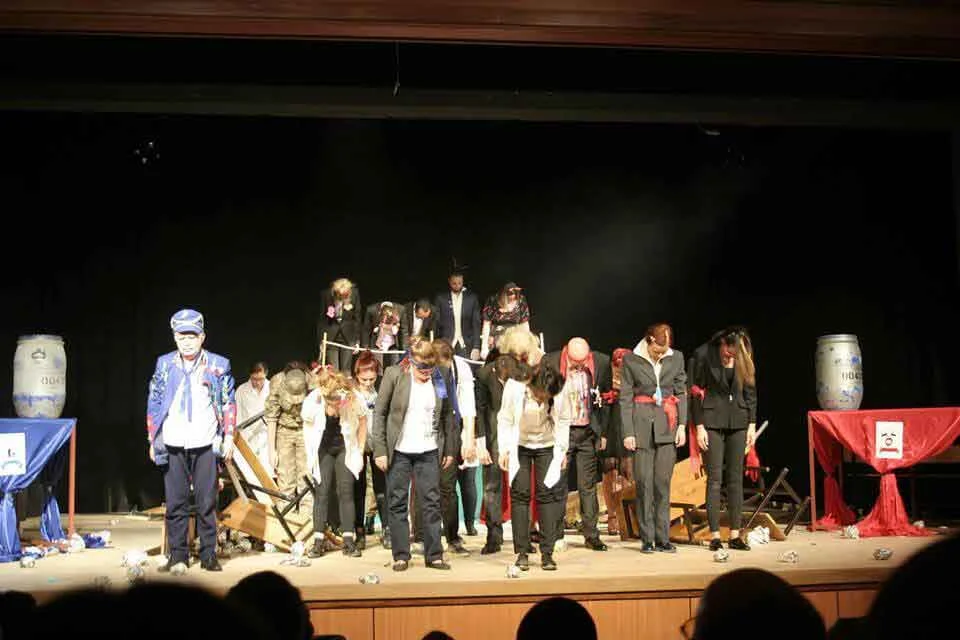 tiyatrohane-dfs28.jpg