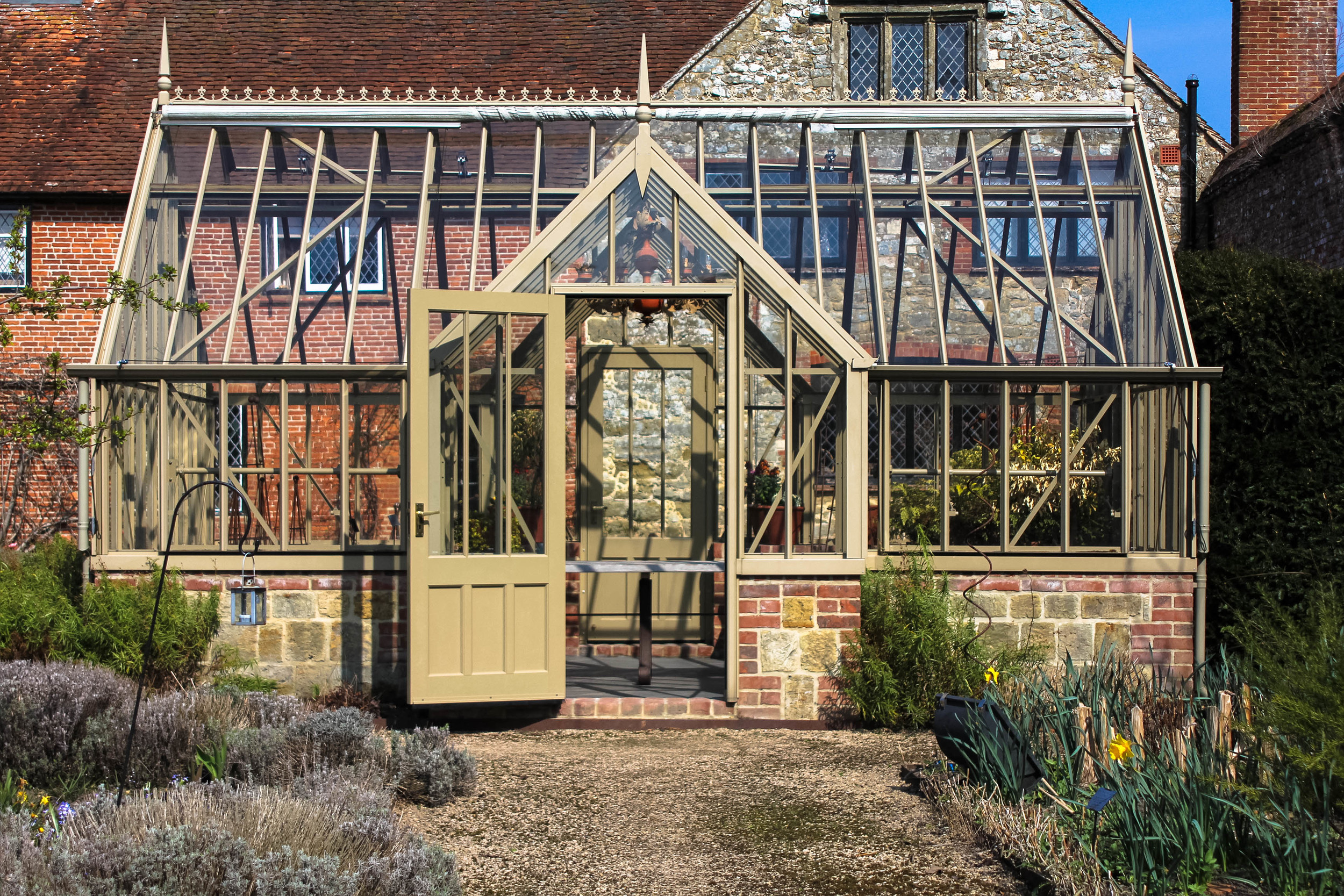  Cowdray Walled Garden  Second   Shooter  :    RTD   