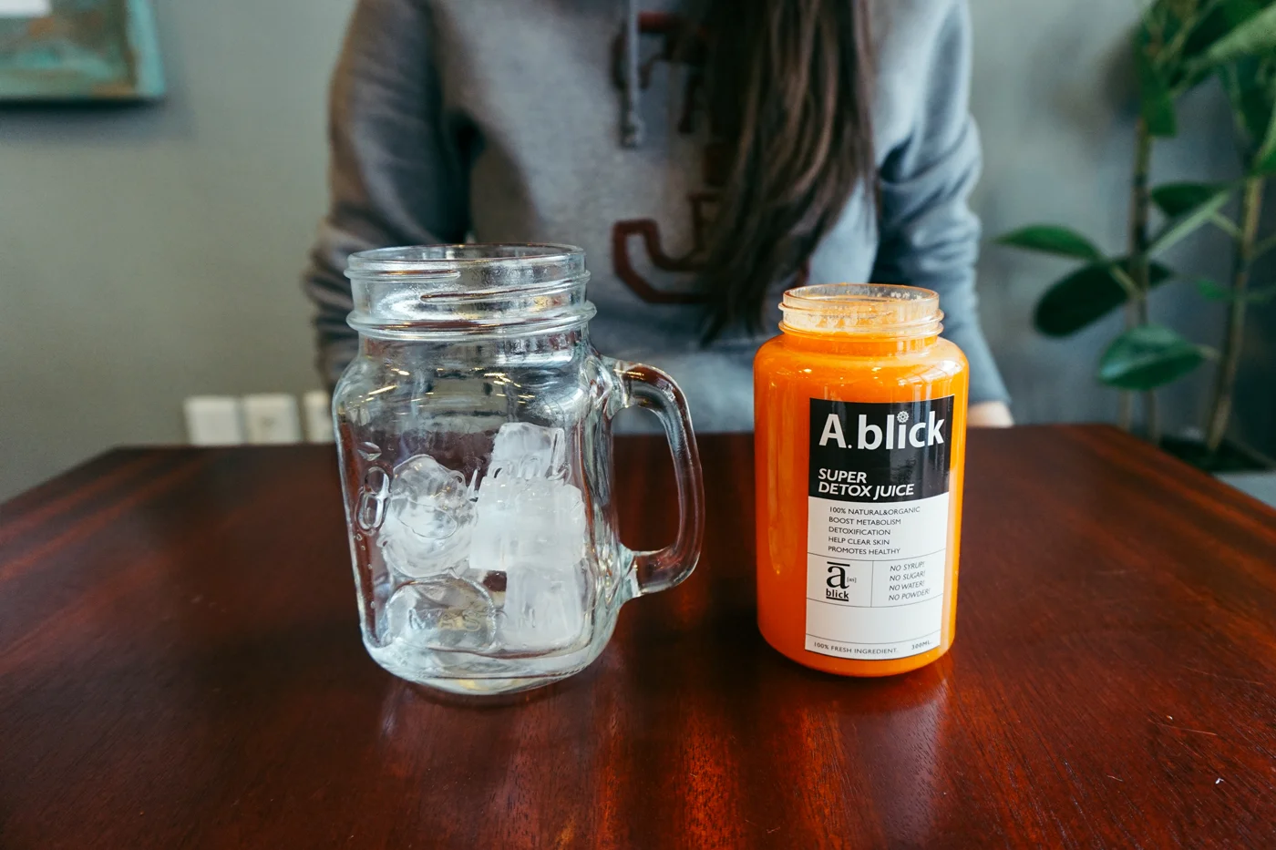 Seoul Cafe Series: A.blick (에이블릭), Seogyodong (서교동), Seoul, South Korea. They sells detox juice.