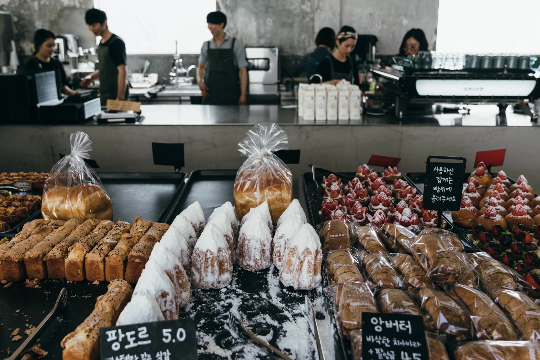 Greysuitcase Seoul Cafe Series: Cafe Onion (카페 어니언), Seongsu-dong (성수동), Seoul, South Korea.
