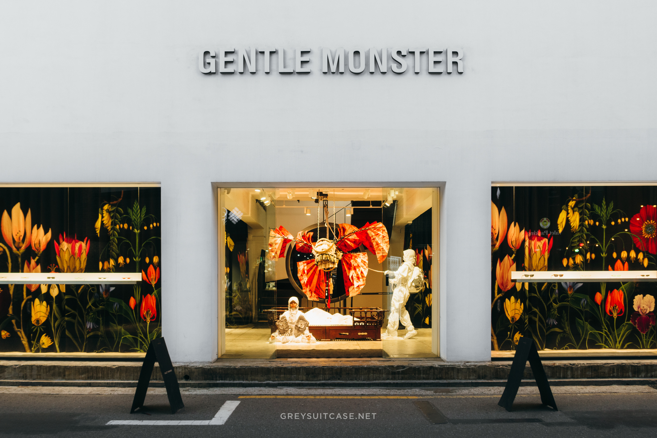Greysuitcase Seoul Shops Series: Gentle Monster (젠틀몬스터 신사동 플래그십스토어), Garosugil (가로수길), Sinsa-dong (신사동) Seoul, South Korea.