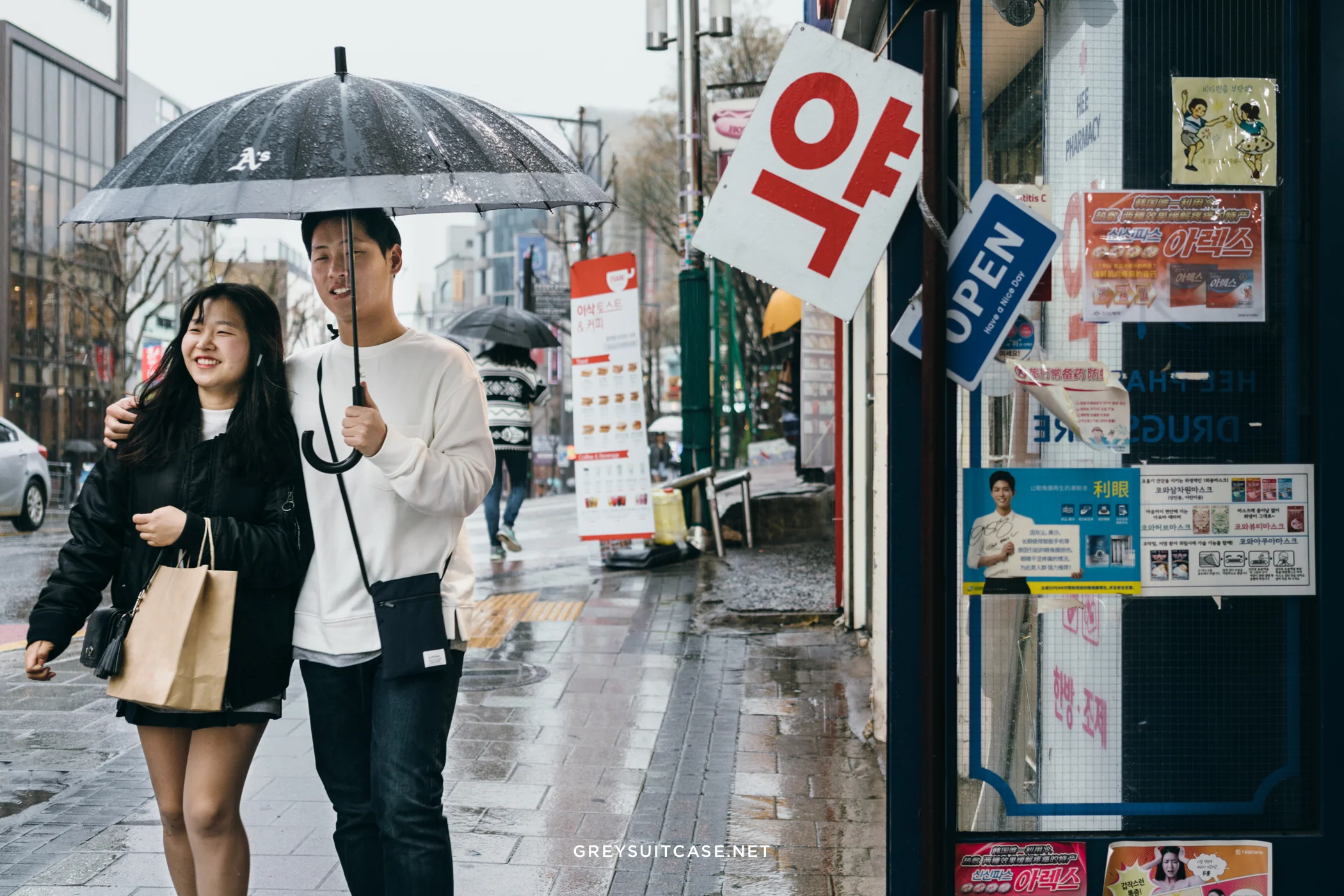 Greysuitcase Travel Series - Seoul Spring '17 - Rainy Day in Hongdae (홍대), Seoul, South Korea
