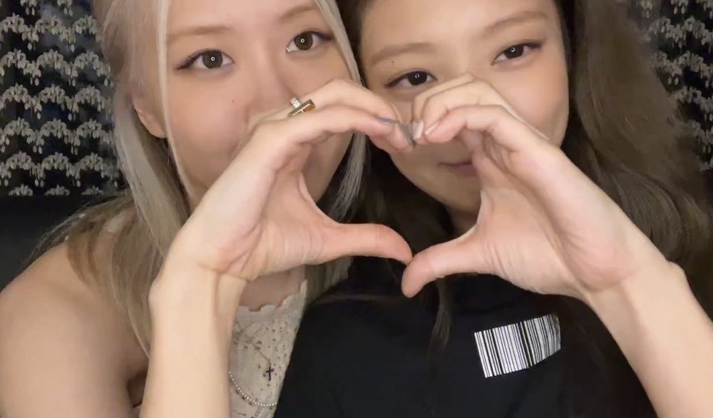 Chaennie Live on Weverse during Blackpink’s 6th Anniversary.