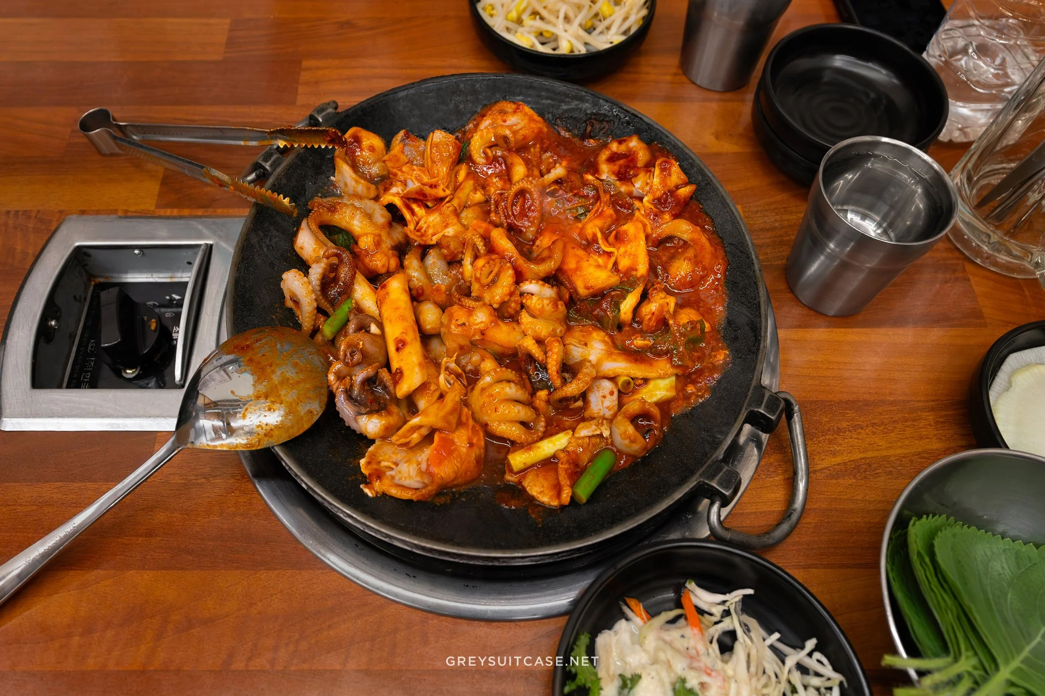Hongs Zzuggumi Hongdae • 홍스쭈꾸미 홍대본점