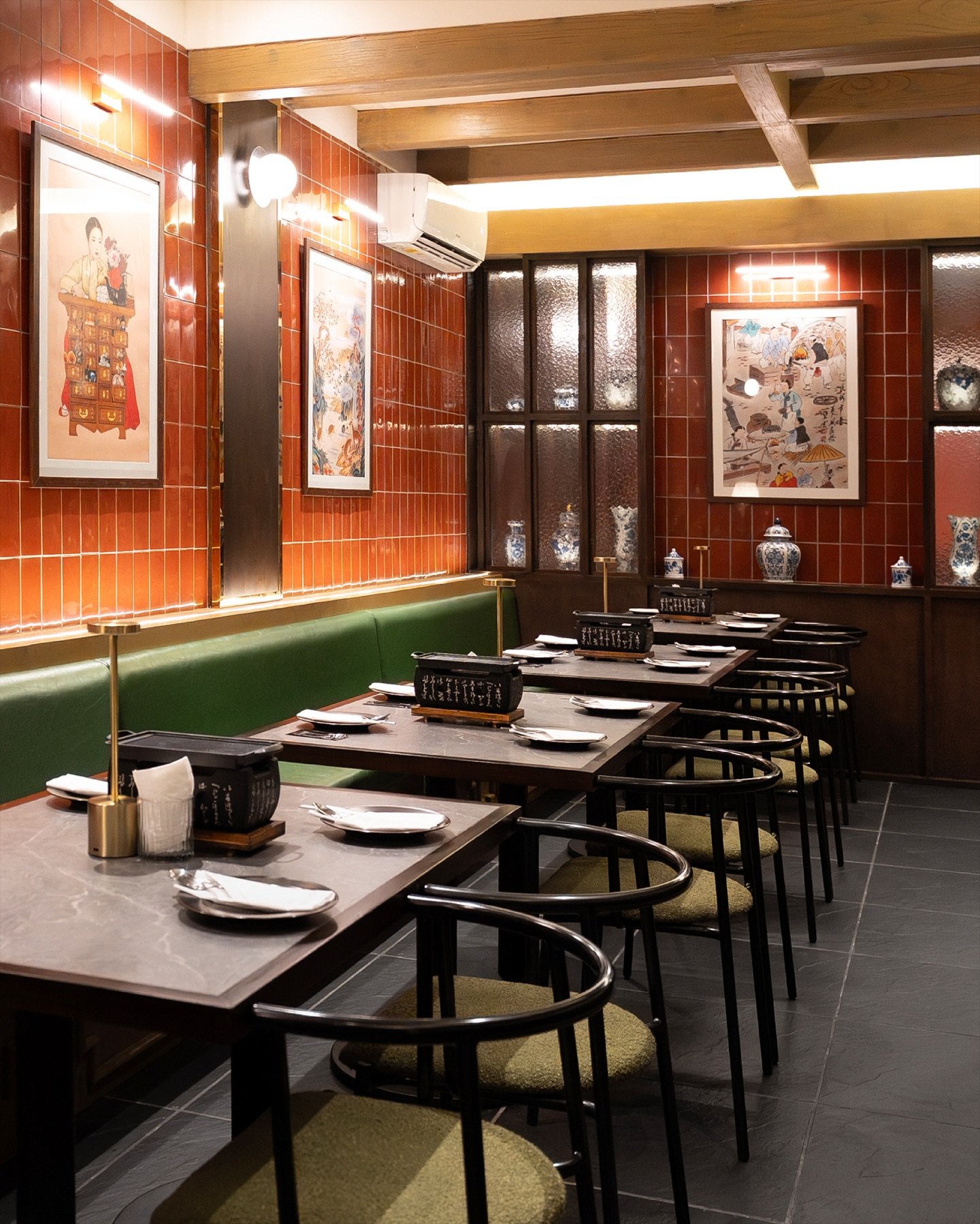 // Sutbul //

Sutbul is a new contemporary Korean dining restaurant that just opened in Golf Island PIK February this year. Focusing on traditional menus with a modern twist, Sutbul offers a variety of unique menus that are different from the dishes 