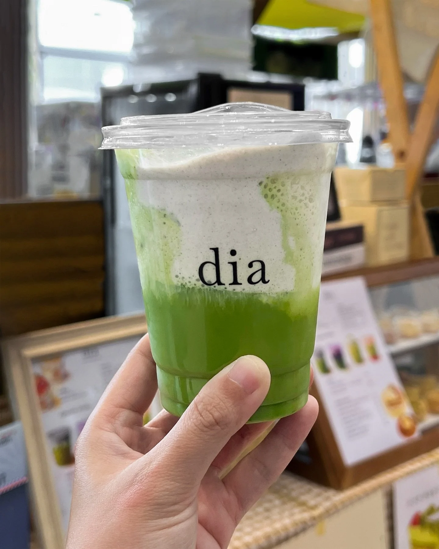 // F&B finds at @jktgo Crazy Food Market at @nice_indonesia.id //
In Frame:
🍵 Sesame Matcha Latte 9.5/10 • @coffee.dia 
🐓 Nasi Ayam Crispy Bumbu Gulai 8.5/10 • @kedaimbokmedok 
🥤Es Teh Jawa 9/10 • @kedaimbokmedok 
🥩 Beef Brisk