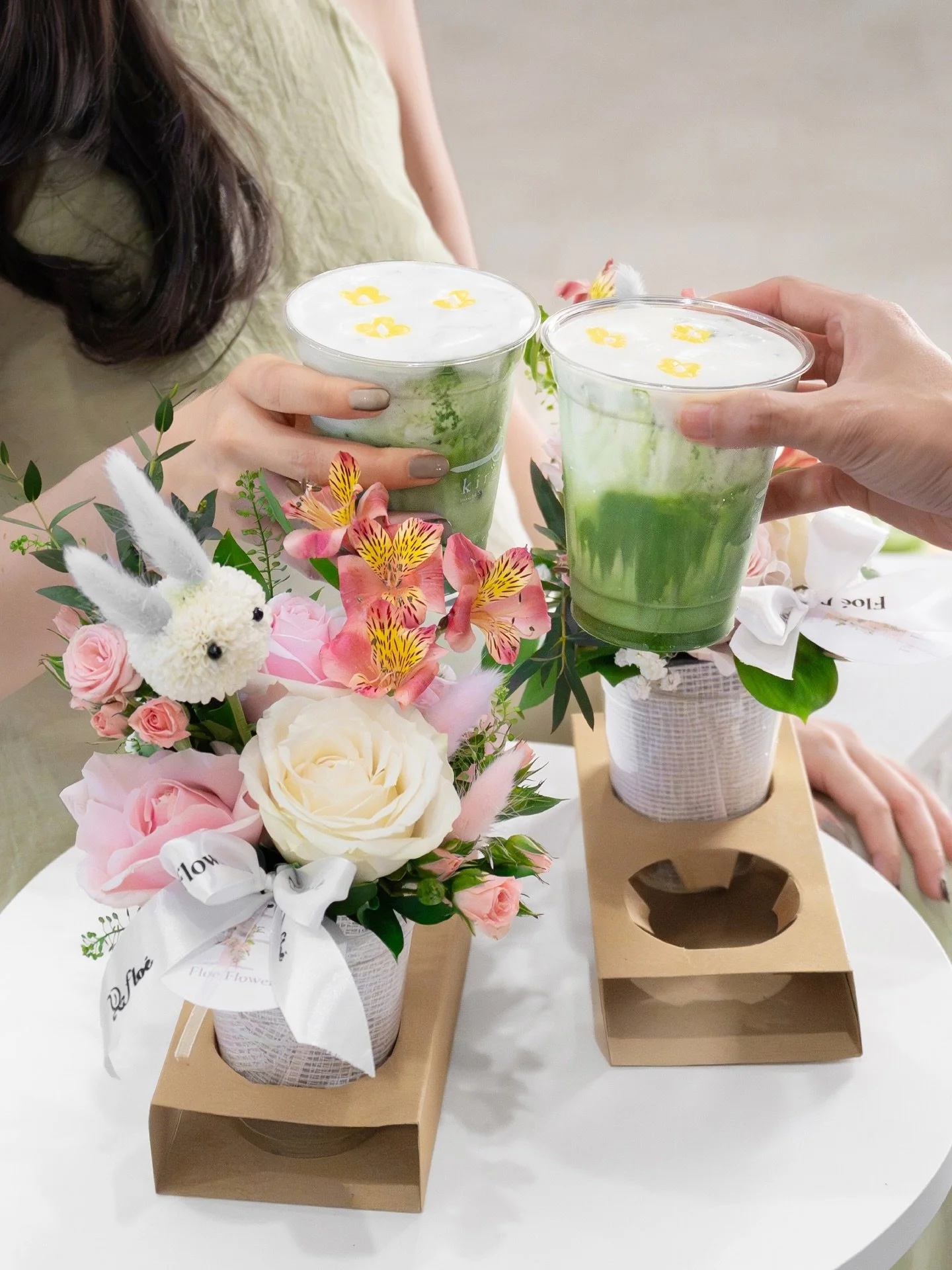 // Kiri Matcha &amp; Garden //

Kiri Matcha &amp; Garden is a new matcha flower cafe that just opened two weeks ago at Plaza Senayan. Their ceremonial matcha are imported from Japan and they also sell desserts that you can order to pair with your mat