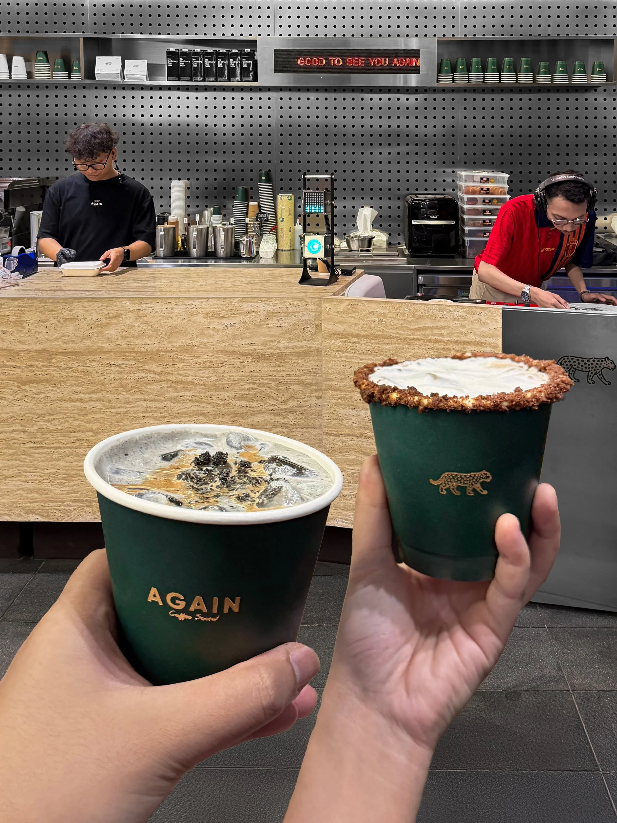 // Again | Coffee Sound 🐆 //

📍Enchant&eacute; Business Park, BSD

☕ Signature Black Sesame
🥛🍫 Babyscotch