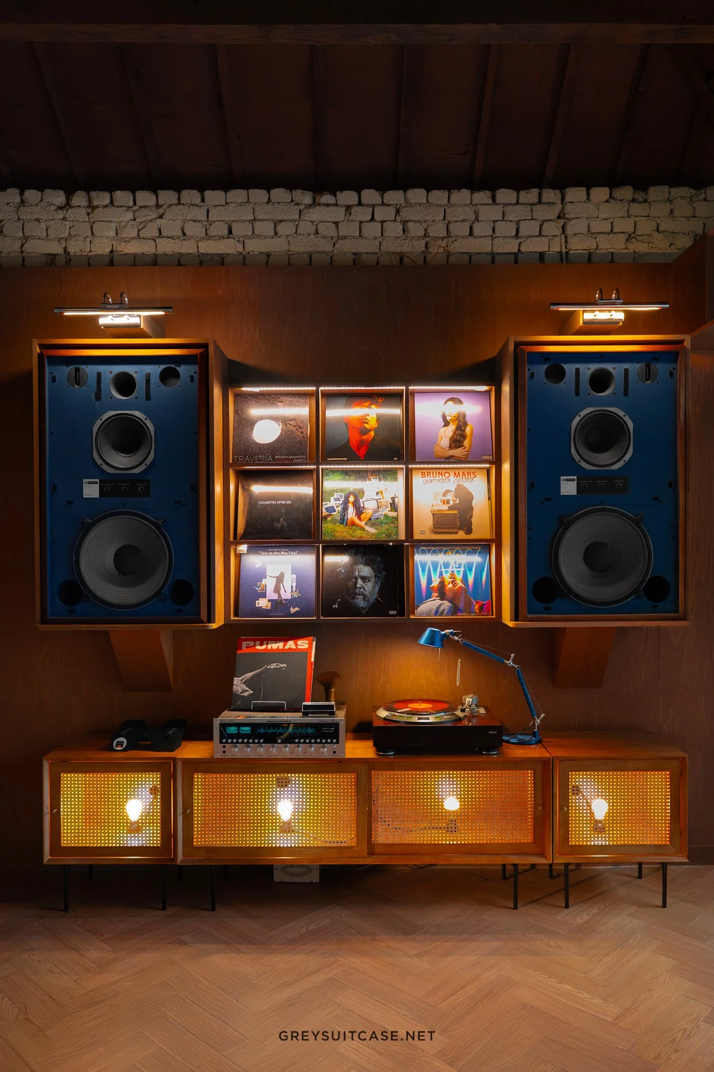 Greysuitcase Seoul Cafe Series: House of Vinyl Mangwon (하우스오브바이닐 망원점), Mangwon-dong (망원동), Seoul, South Korea.