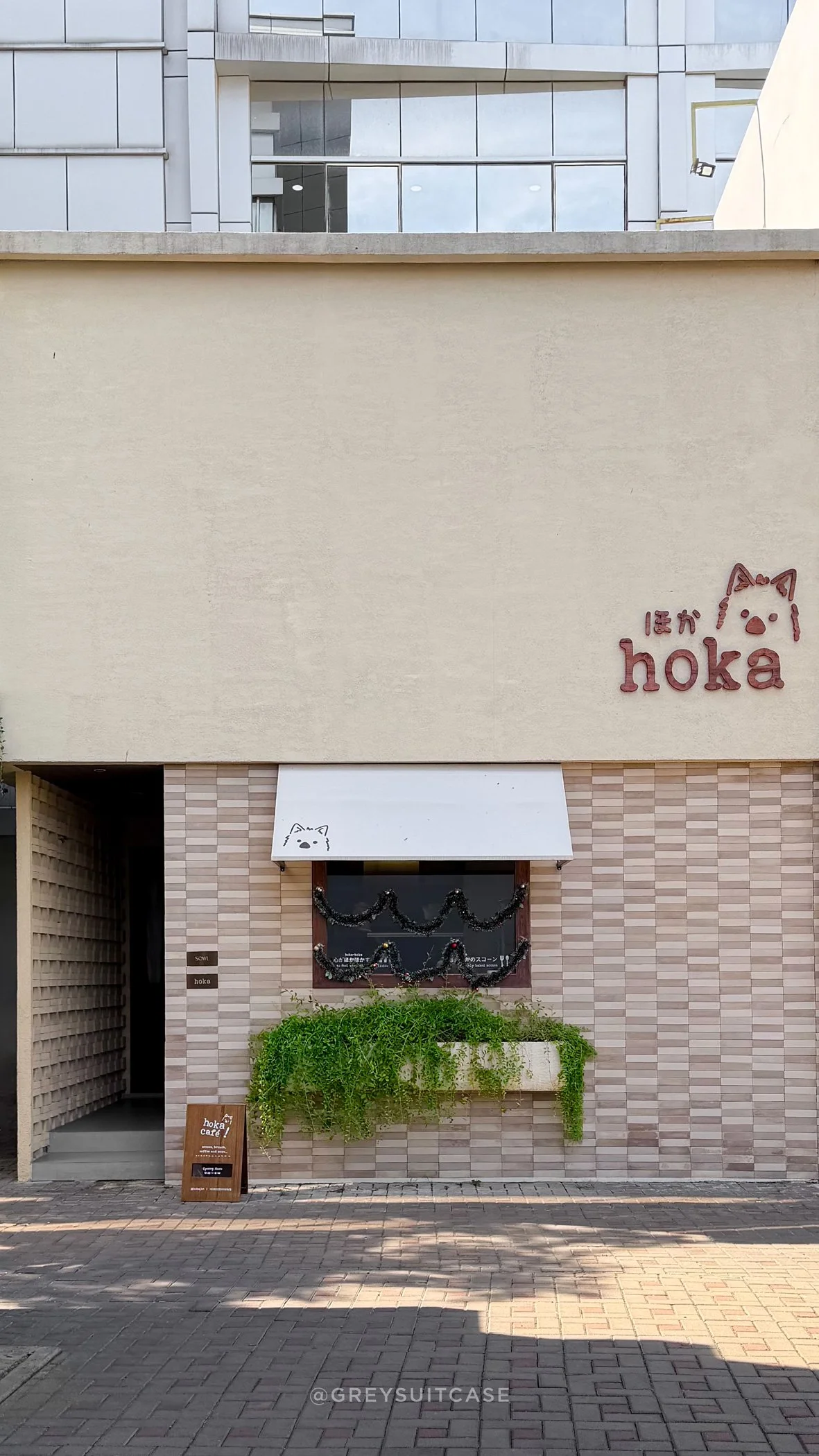 Greysuitcase F&B Finds: Hoka Cafe, Golf Island PIK, Pantai Indah Kapuk, North Jakarta, Indonesia.
