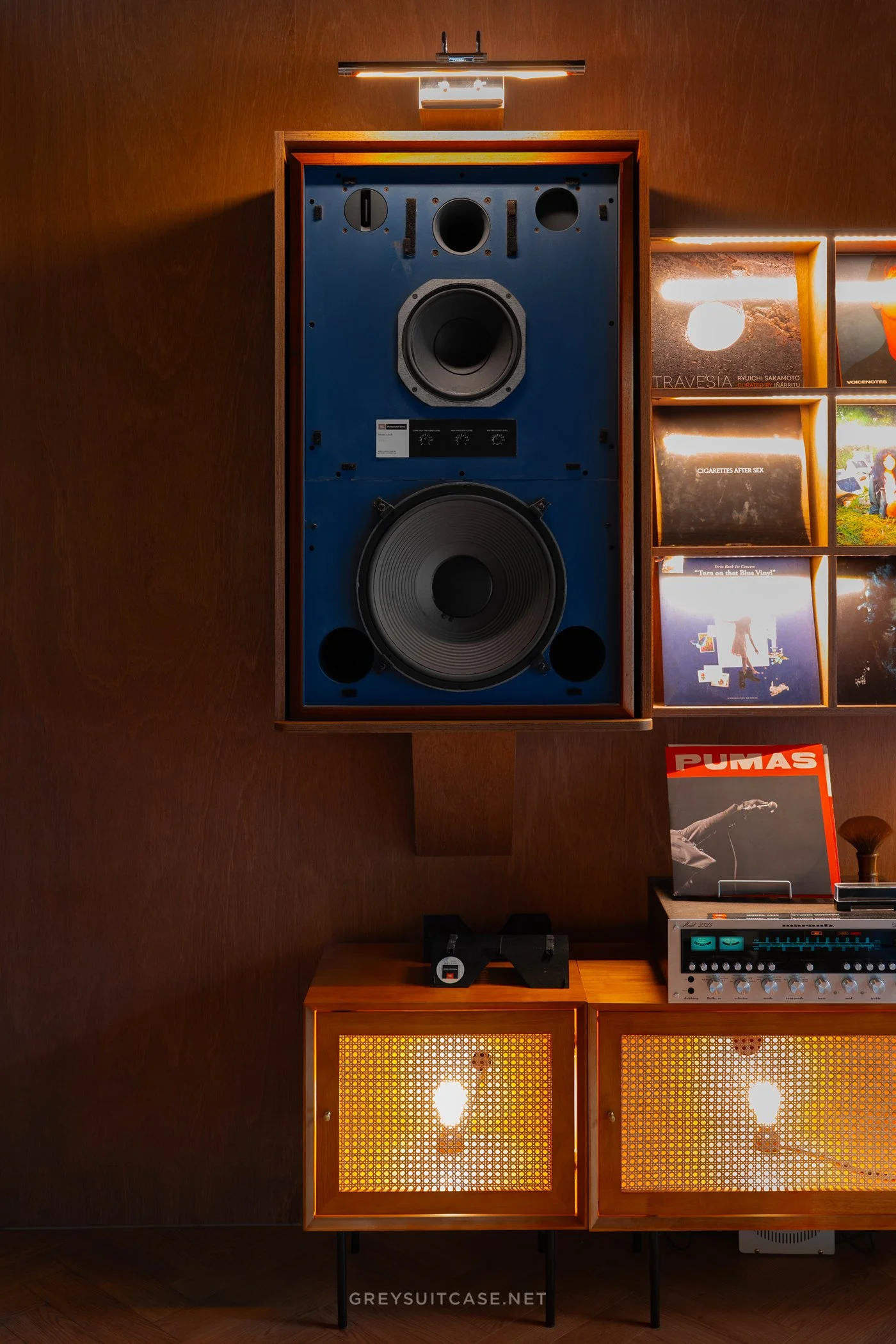 Greysuitcase Seoul Cafe Series: House of Vinyl Mangwon (하우스오브바이닐 망원점), Mangwon-dong (망원동), Seoul, South Korea.