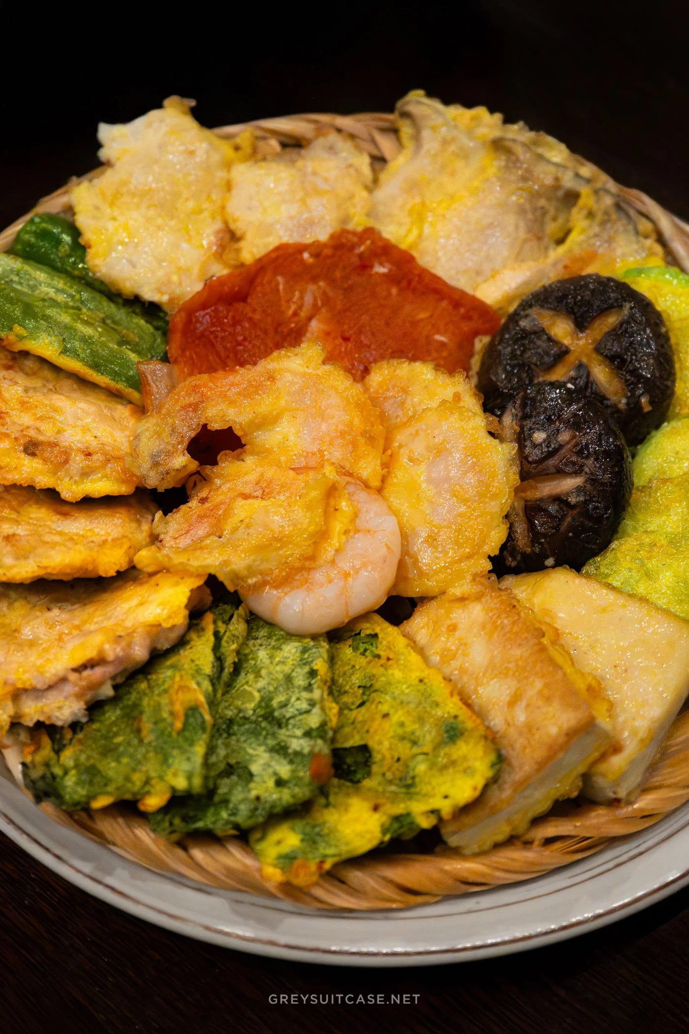 Greysuitcase Seoul Restaurant Series: Sinsajeon (신사전), Garosu-gil (가로수길), Sinsa-dong (신사동), Gangnam (강남), Seoul, South Korea.