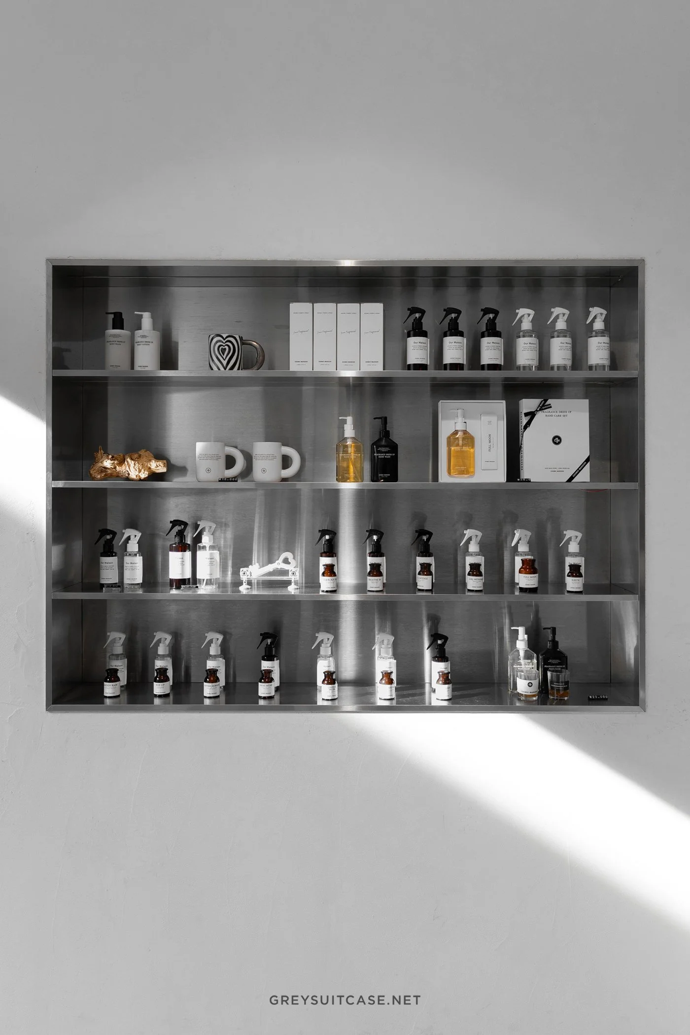 Greysuitcase Seoul Shop Series: Cosmic Mansion (코스믹맨션), Hannam-dong (한남동), Yongsan-gu (용산구), Seoul, South Korea.