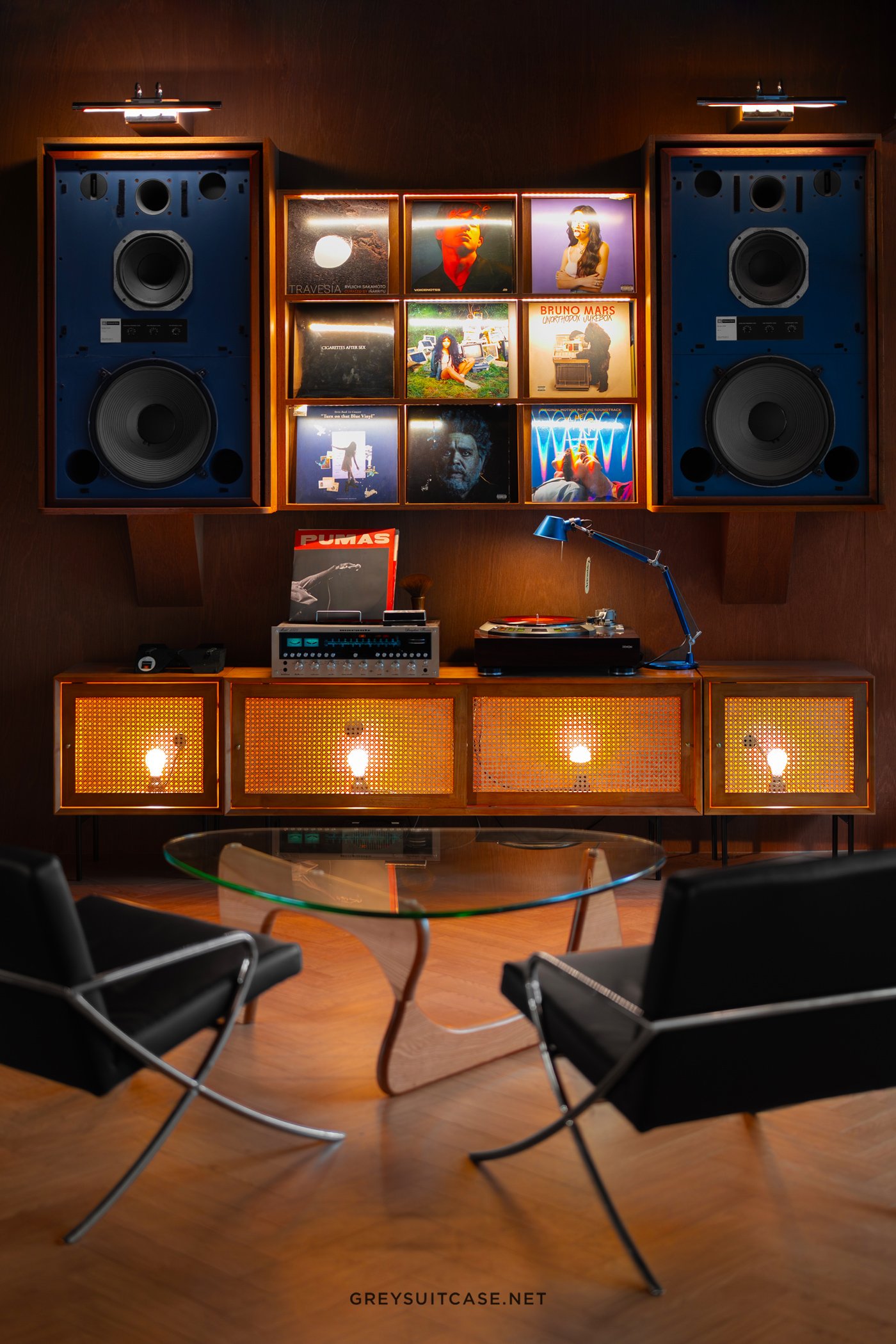 Greysuitcase Seoul Cafe Series: House of Vinyl Mangwon (하우스오브바이닐 망원점), Mangwon-dong (망원동), Seoul, South Korea.