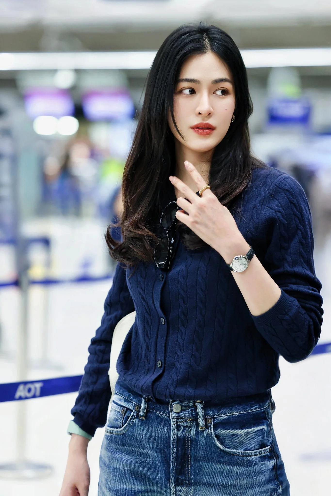 Greysuitcase - Lingling Kwong at BKK Airport Heading to Kuala Lumpur.