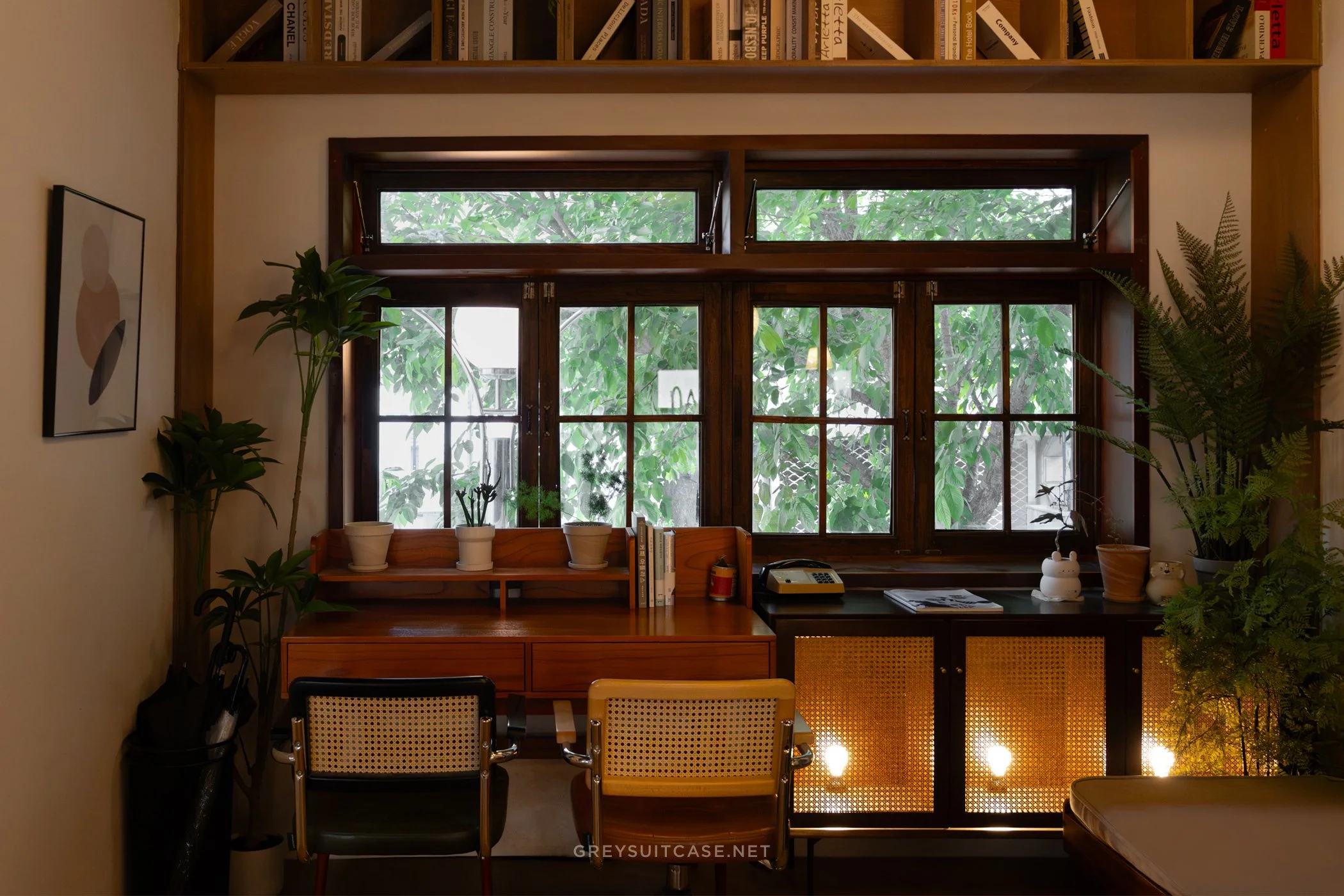 Greysuitcase Seoul Cafe Series: House of Vinyl Mangwon (하우스오브바이닐 망원점), Mangwon-dong (망원동), Seoul, South Korea.