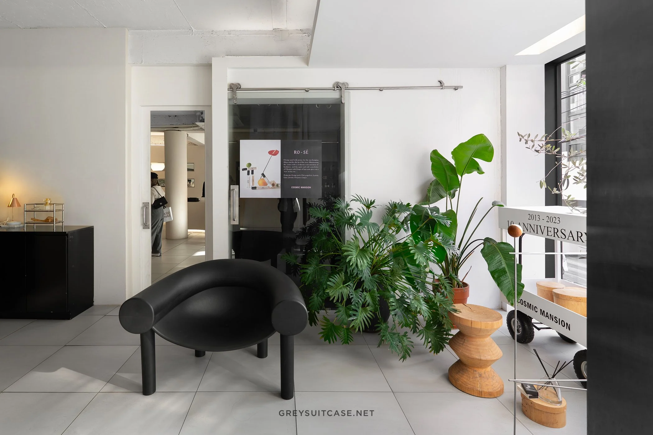 Greysuitcase Seoul Shop Series: Cosmic Mansion (코스믹맨션), Hannam-dong (한남동), Yongsan-gu (용산구), Seoul, South Korea.