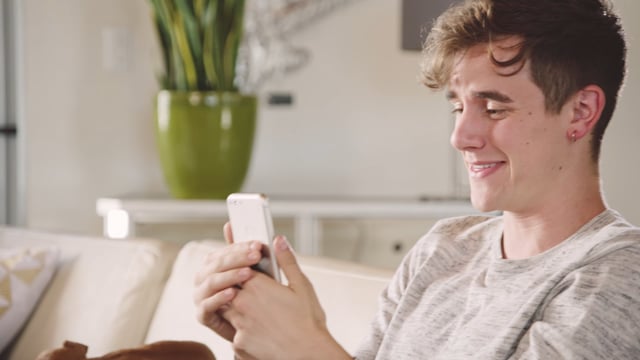 #Pixel: Puppies! by Connor Franta, Phone by Google :15 Sec