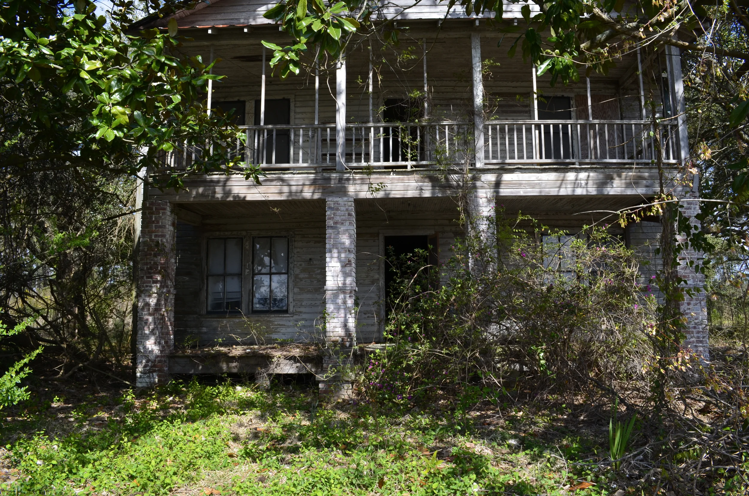 The exterior of the abandoned house. (unedited)