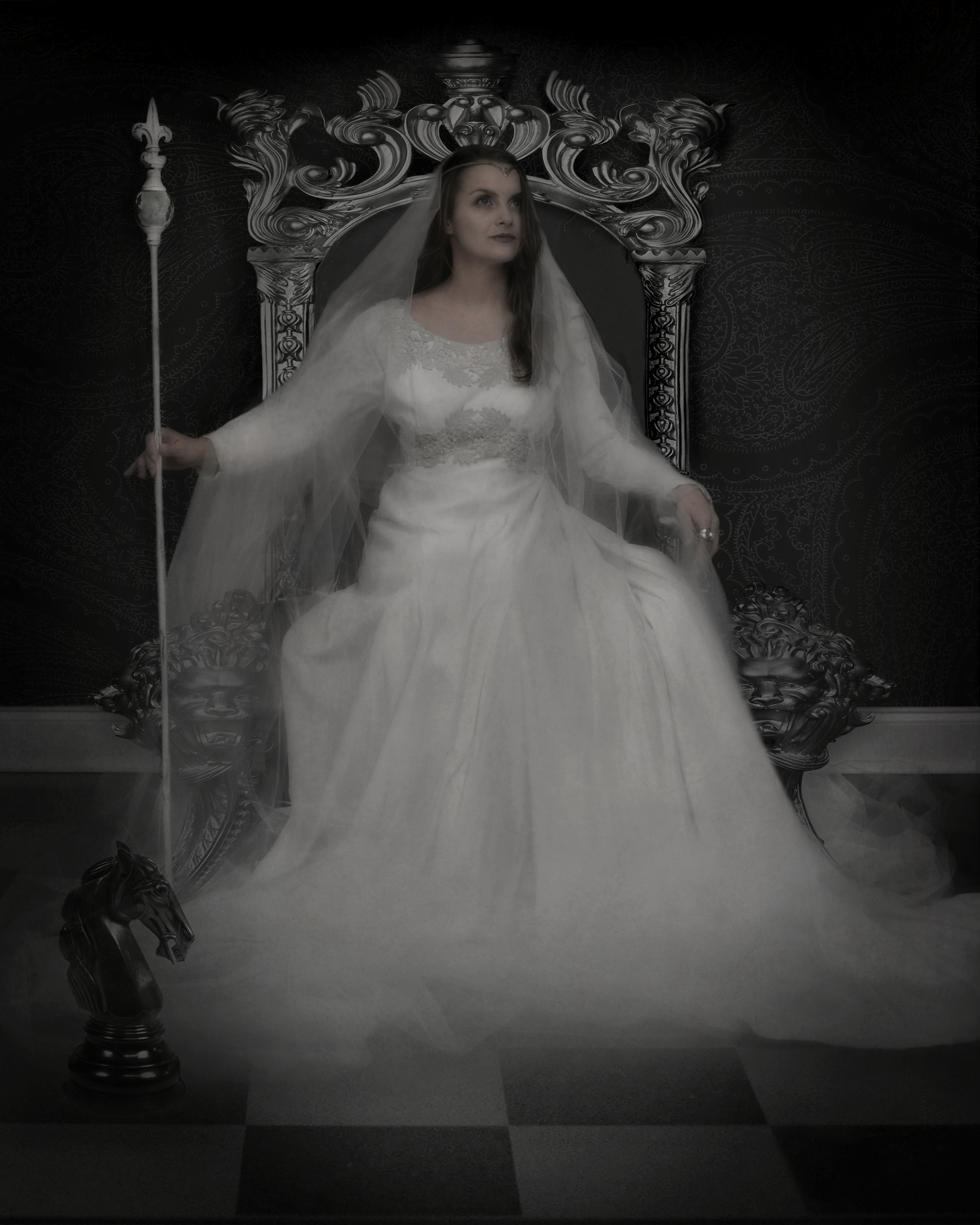 Back to Wonderland with the White Queen