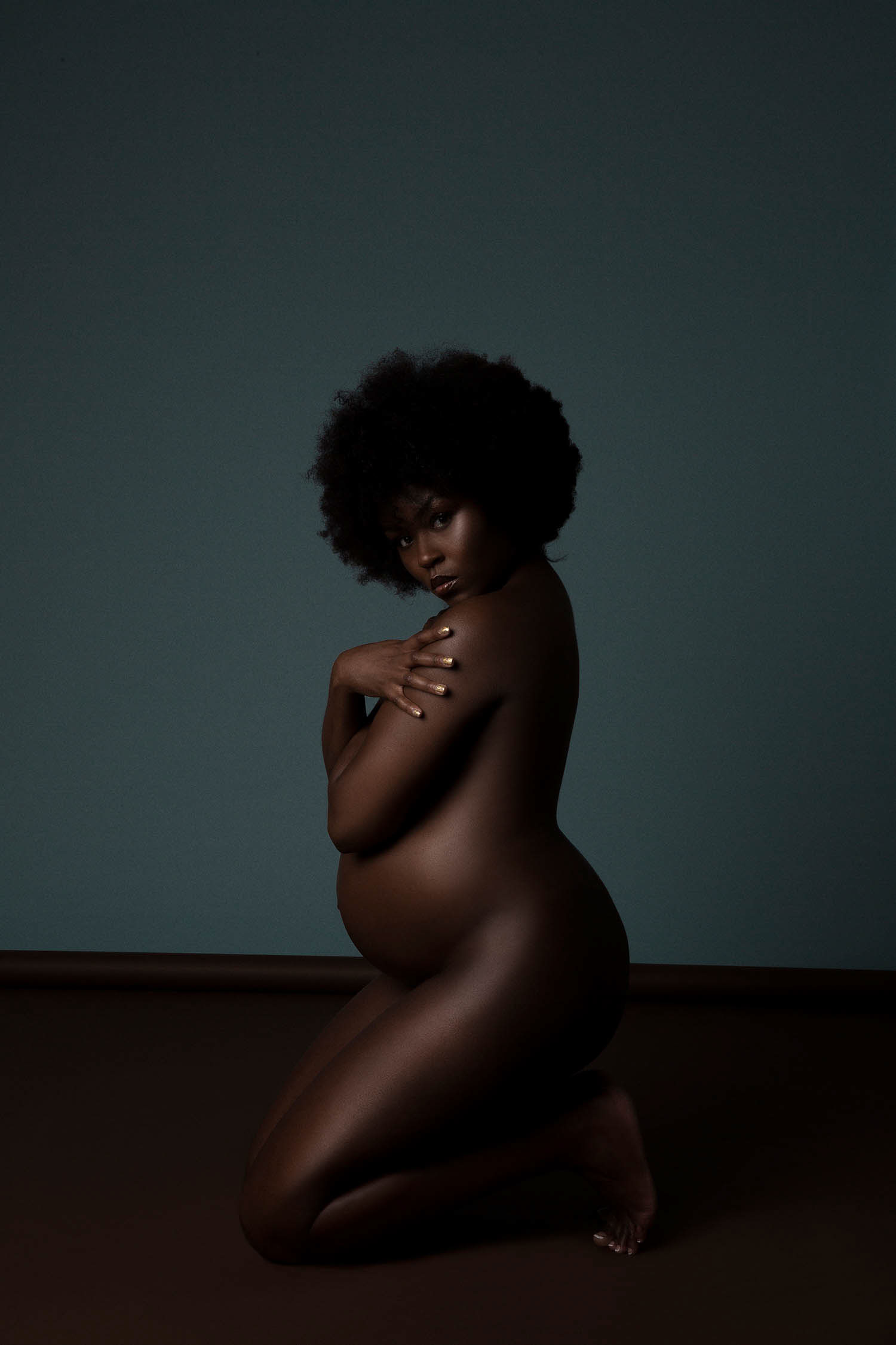 Powerful, nude maternity portraits