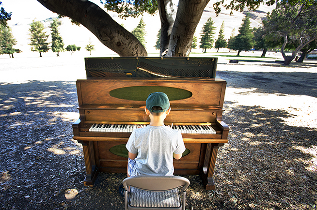  Photo from an article about the event in the San Jose Mercury News.