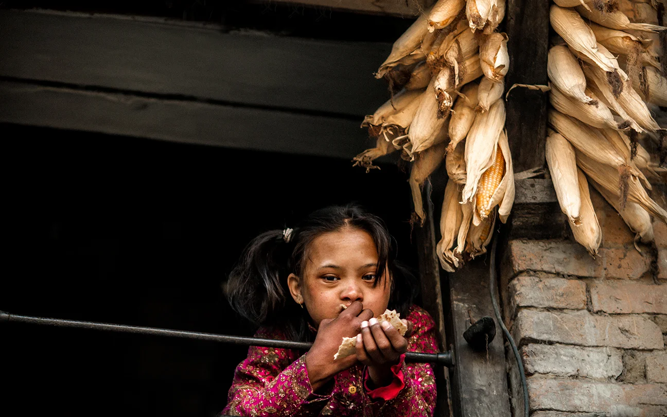 Mercurio Alvarado Mendez_nepali window (11 of 13).jpg